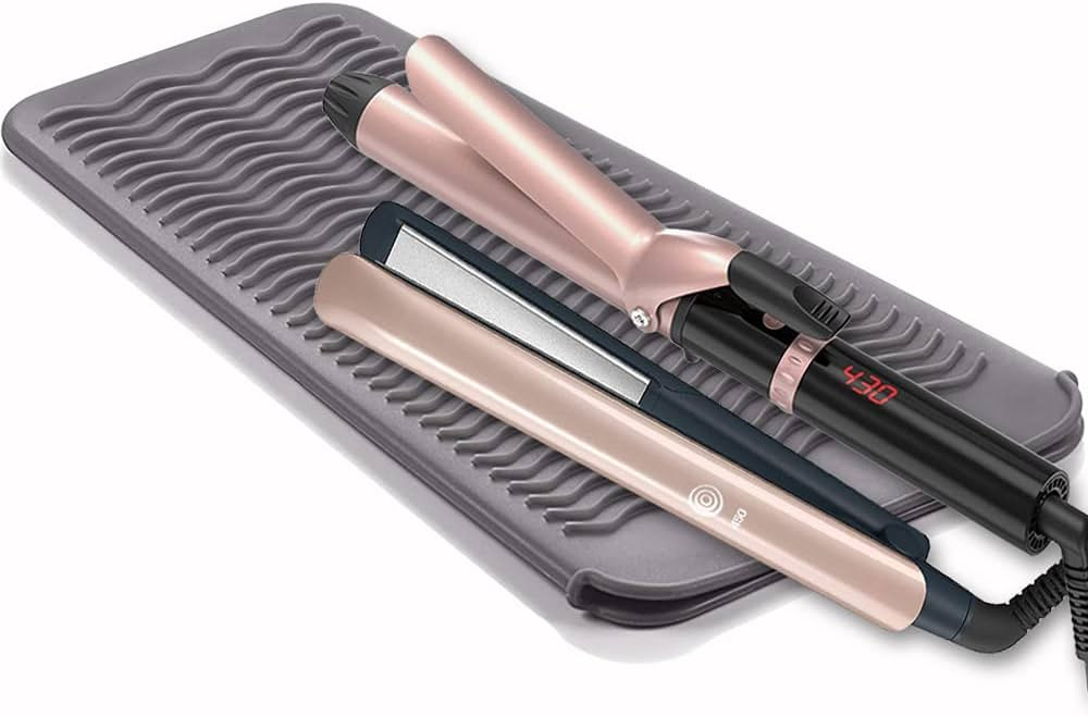 Hair Iron Mat & Pouch, Professional Heat Resistant Mat for Flat Iron and Curling Iron, Portable T... | Amazon (US)