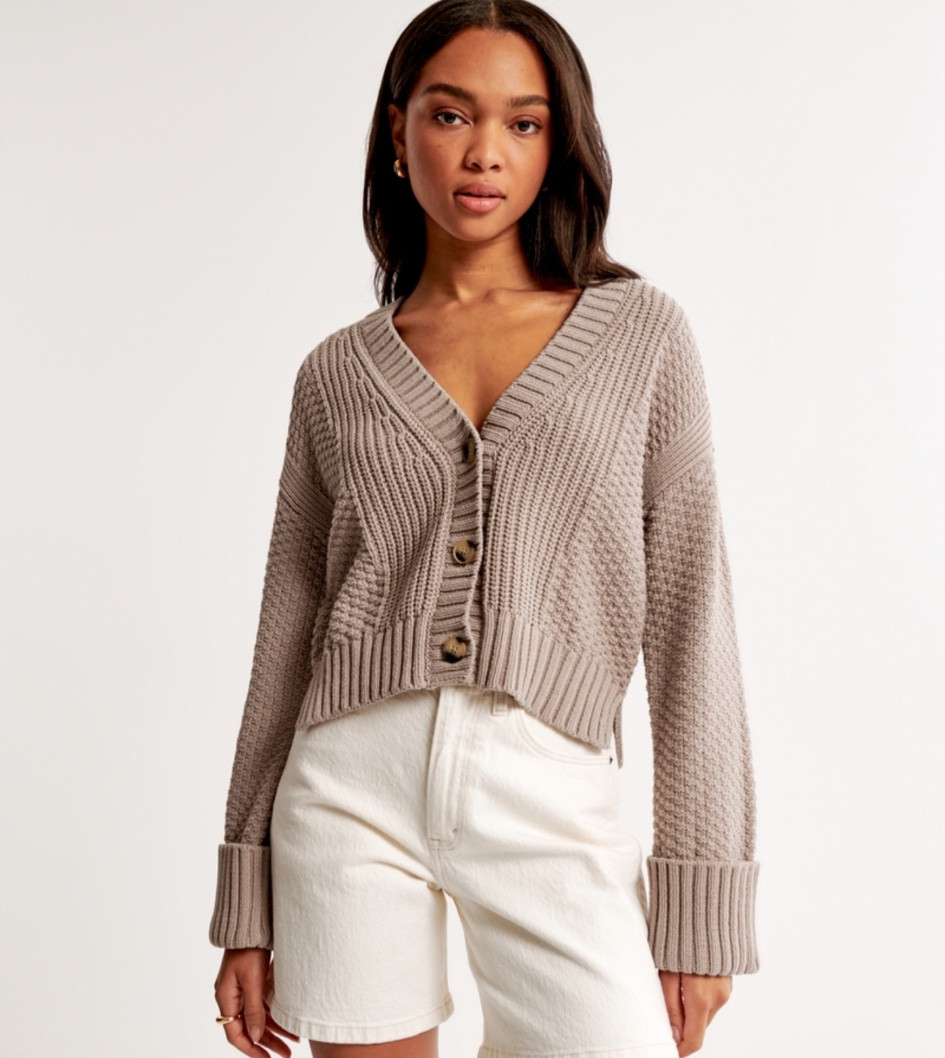 The cutest fall sweater staple 🍂

#LTKStyleTip #LTKFallSale #LTKSeasonal