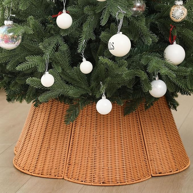 Woven Scallop Christmas Tree Collar, 27.95 Inch Large Rattan Christmas Tree Ring Farmhouse Rustic... | Amazon (US)