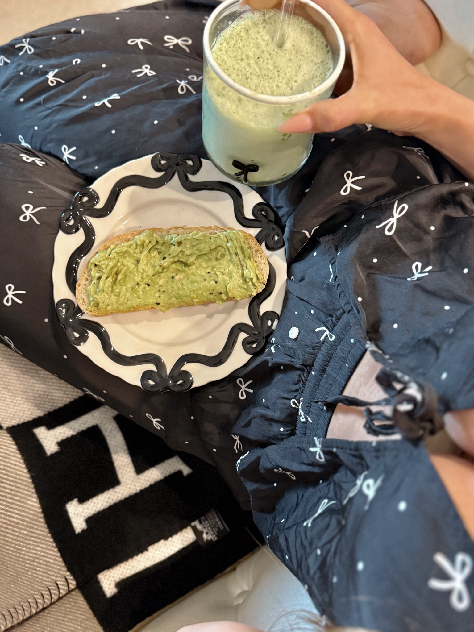 I love a good pajamas set and I’m here for the bows 

#LTKStyleTip #LTKSeasonal #LTKMostLoved