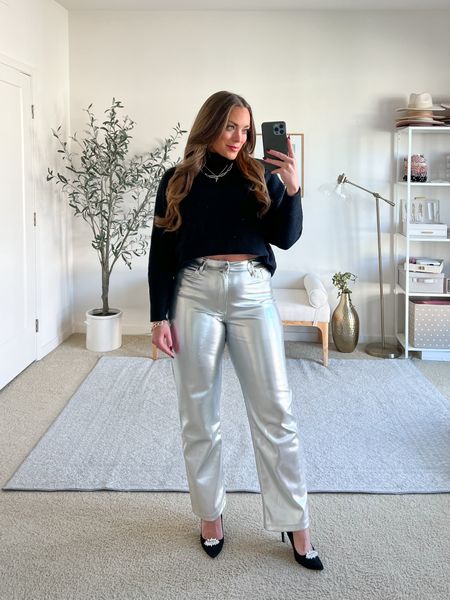 Another way id style these metallic pants for a holiday party or event! Love the oversized tunic tucked up in the front but hangs loose in the back, covering my butt. I love silver and black for an easy holiday outfit! ✨

Tunic medium, pants I sized up once to a 29/8

#LTKHoliday #LTKmidsize #LTKparties
