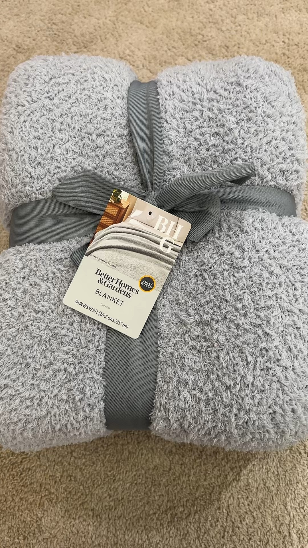 The BEST Barefoot Dreams dupe blanket from Walmart! 

#dupe #walmart #barefootdreams

#LTKHome