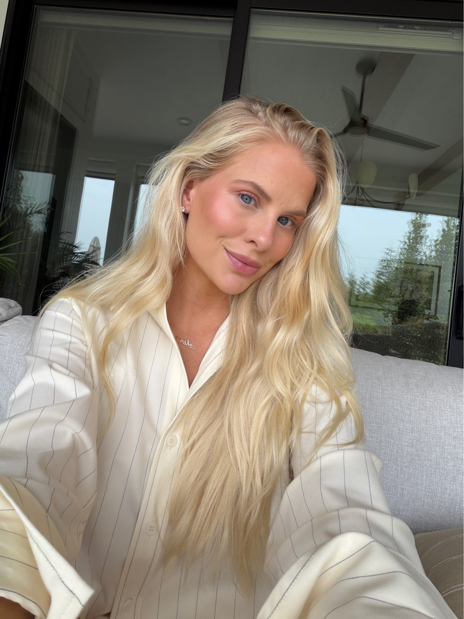 3 min makeup! SIZE 4 in top. SHADES:
Sunscreen - fair/medium
Foundation - 235N 
Blush - pinkgasm
Setting powder - fair pink 
Bronzer - churro twist 
Lip liner - twist 
Lip gloss - ribbon
Brow gel - blonde 
#kathleenpost

Beauty faves, postpartum makeup routine, makeup faves

#LTKmomlife #LTKBeauty #LTKgrwm