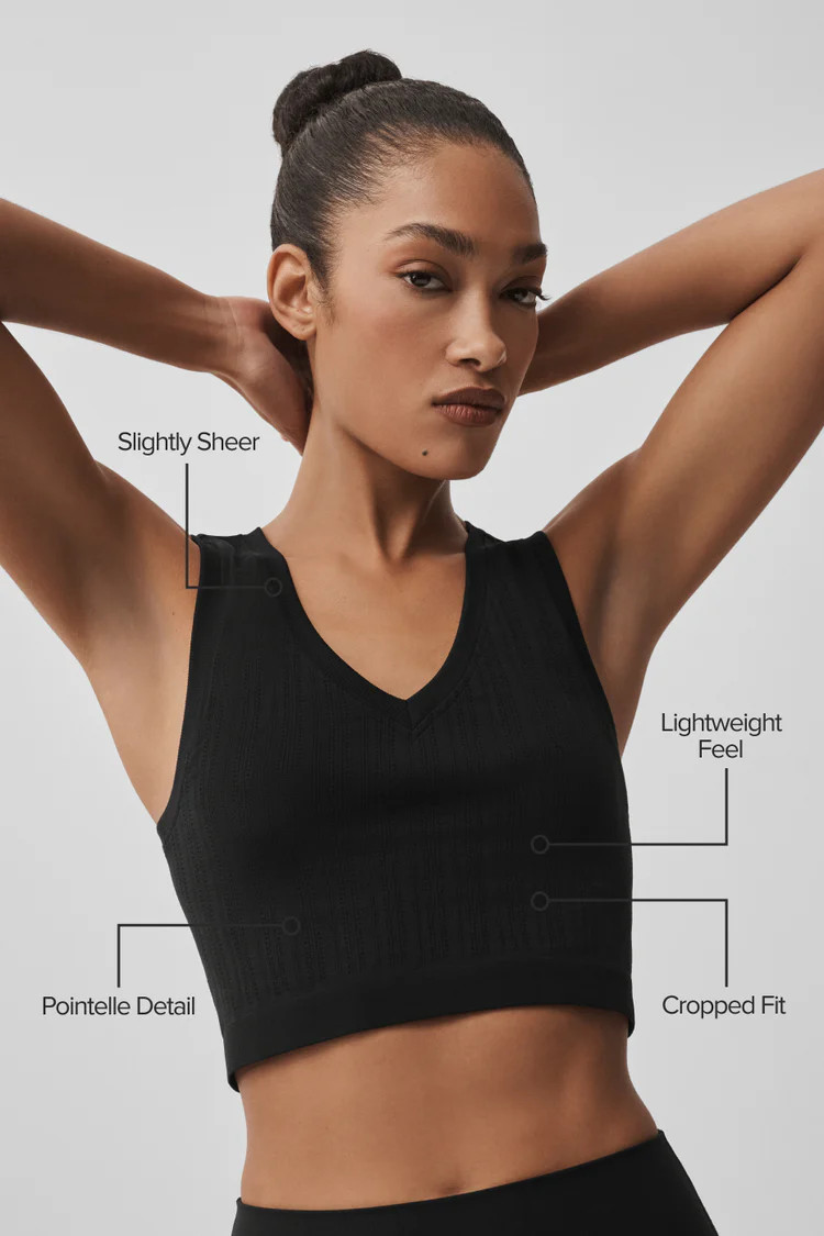 Model is 5'9 wearing SModel is 5'9 wearing SWearing Size SmallModel is 5'9, with a 31” bust, 23... | Alo Yoga (US)