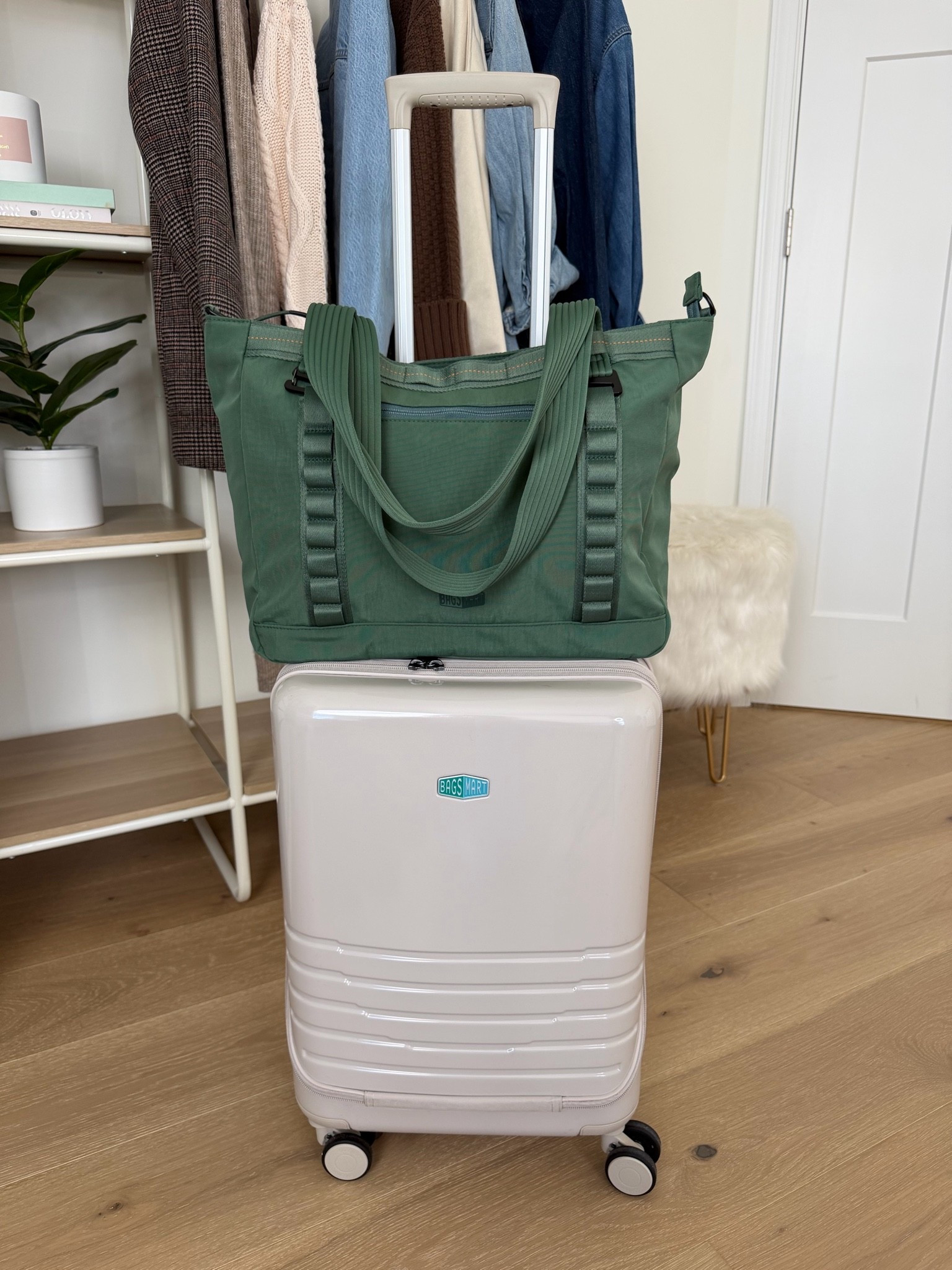 We love our little adventures as a family & myyyy how far I’ve come with my packing skills! I’d consider myself expert level at this point, between packing for myself & Banks. I love luggage that helps make life easier along with the way and @bagsmart_official is 10/10 for functionality, timelessness and versatility! KAIT10 to save and it works sitewide! #ad #bagsmart #bagsmartcarryon #travel #travelessentials