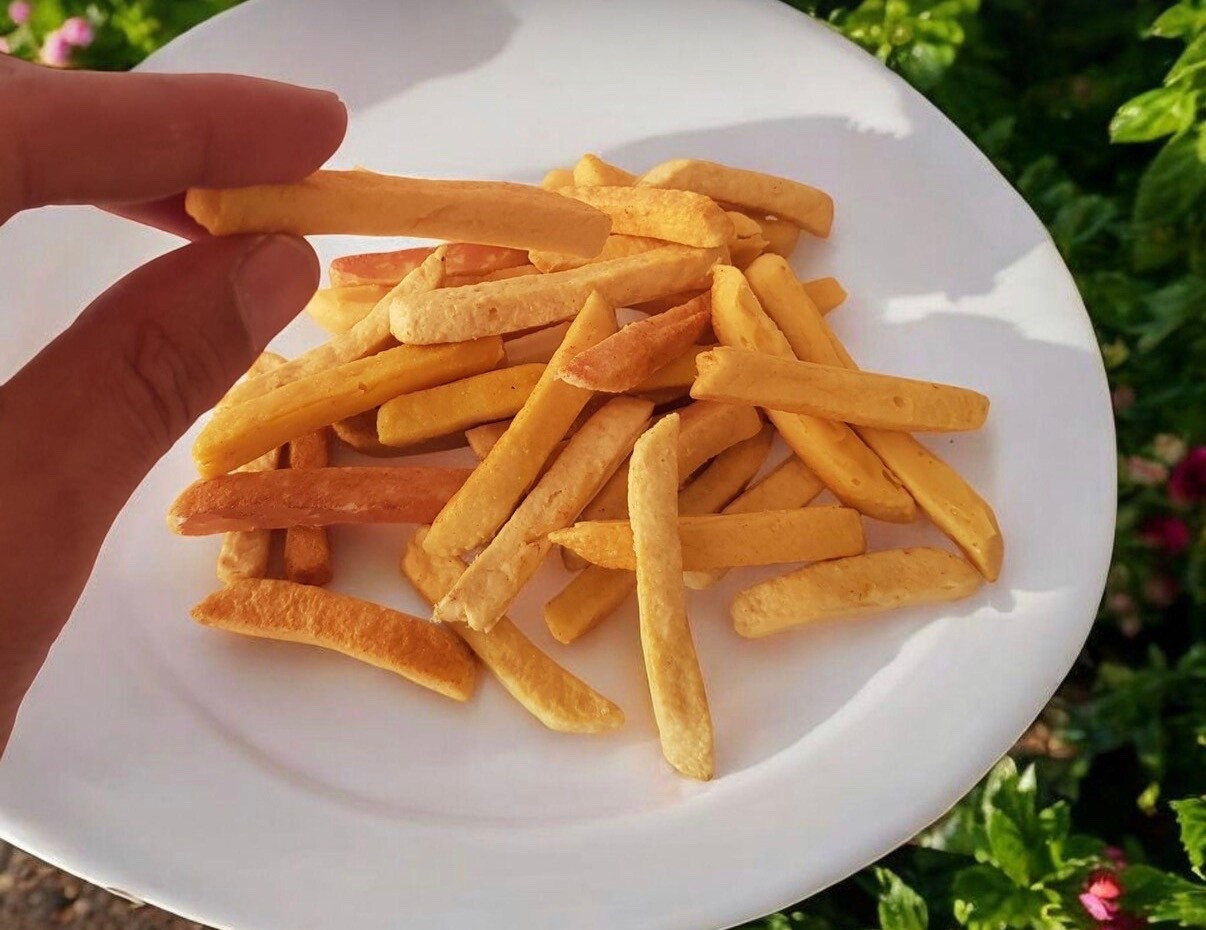 faux french fries- fake food plate wall