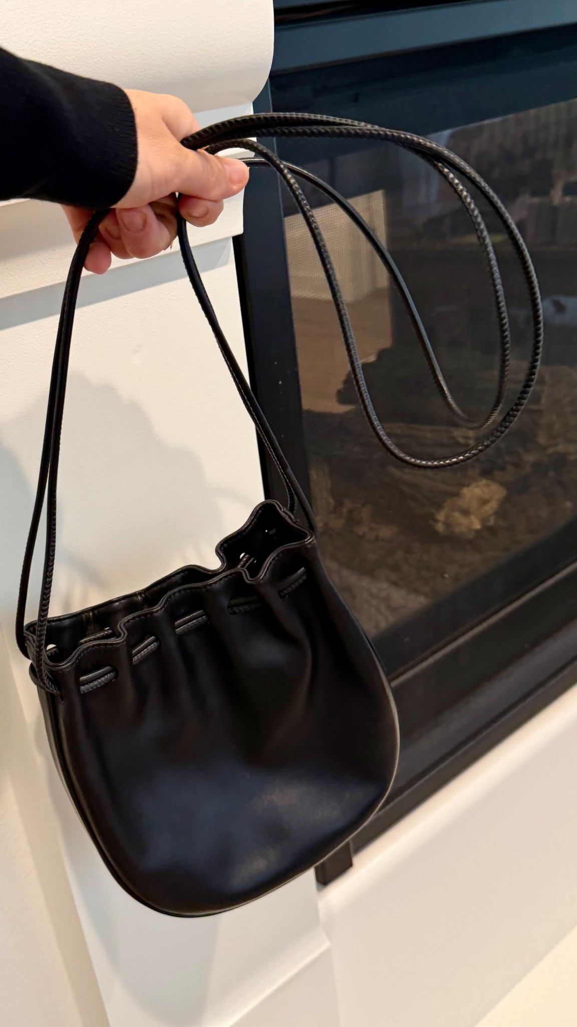 butter soft leather pouch bag🖤

#LTKootd #LTKmomlife #LTKdayinmylife