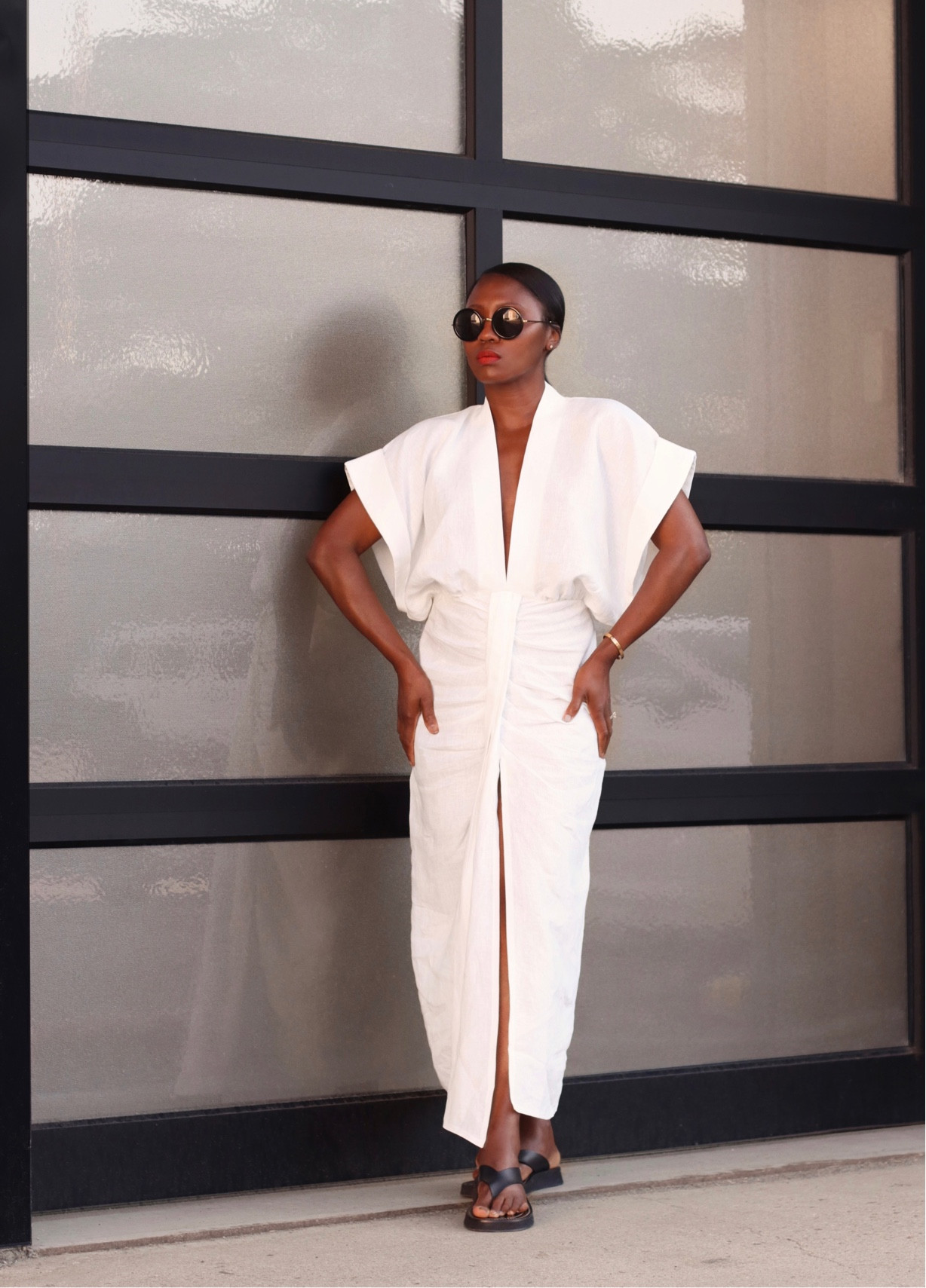 White Linen 🤍.
Happy Friday all! Sharing a few of my summer dress picks including this shoulder play midi number in today's blog post. Link to the blog directly in my bio. @saks #SaksStyle #Sakspartner
_


#LTKstyletip #LTKshoecrush