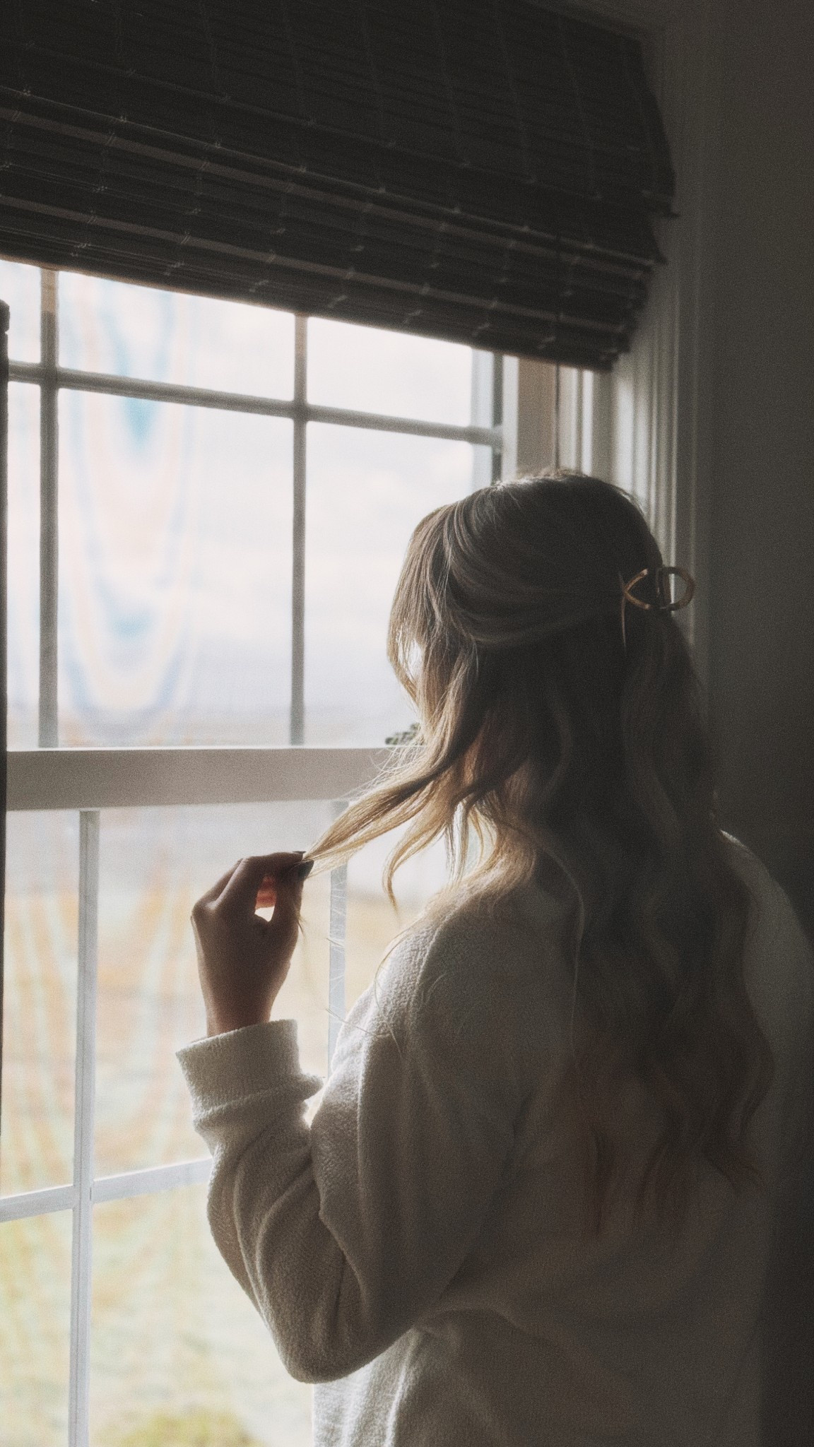 The curling iron I use for messy beach waves — ¾” barrel and I wrap my hair around it like a wand vs. using the clamp! Super affordable, and I love the long barrel length for long hair

#LTKFindsUnder50 #LTKBeauty #LTKStyleTip