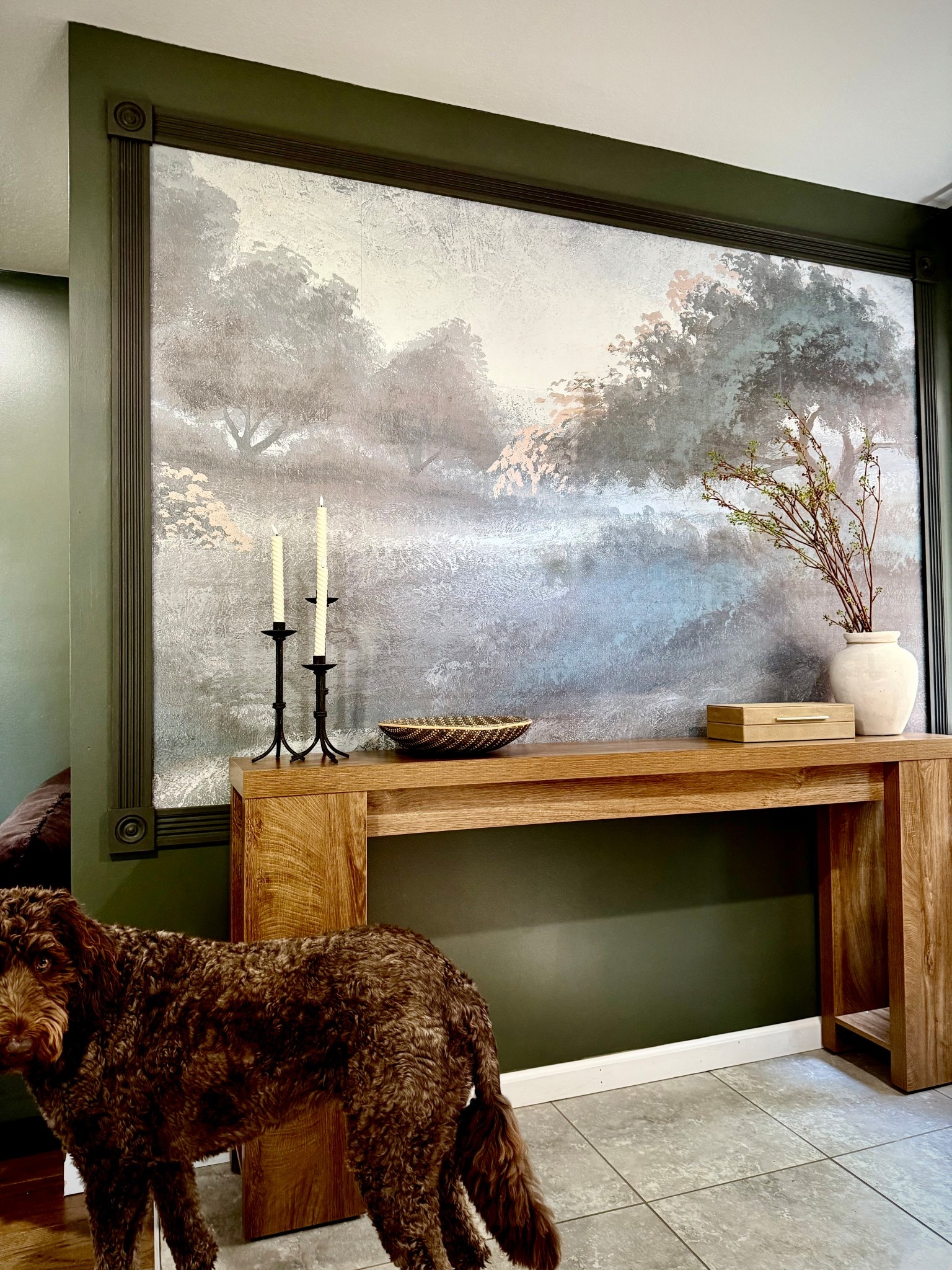 Mural wall with entry way table #trendy #homedecor #viraltable 