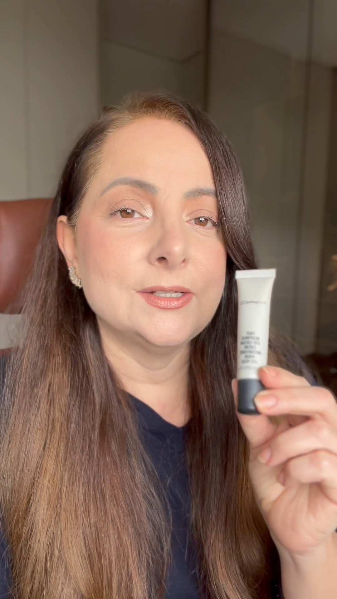 O Fast Response da Mac é muito mais do que um primer! Ele contém cafeína que desincha os olhos imediatamente e contém também difusores ópticos que disfarçam rugas, linhas de expressão e olheiras!

#LTKbeleza #LTKbrasil #LTKestilo50+