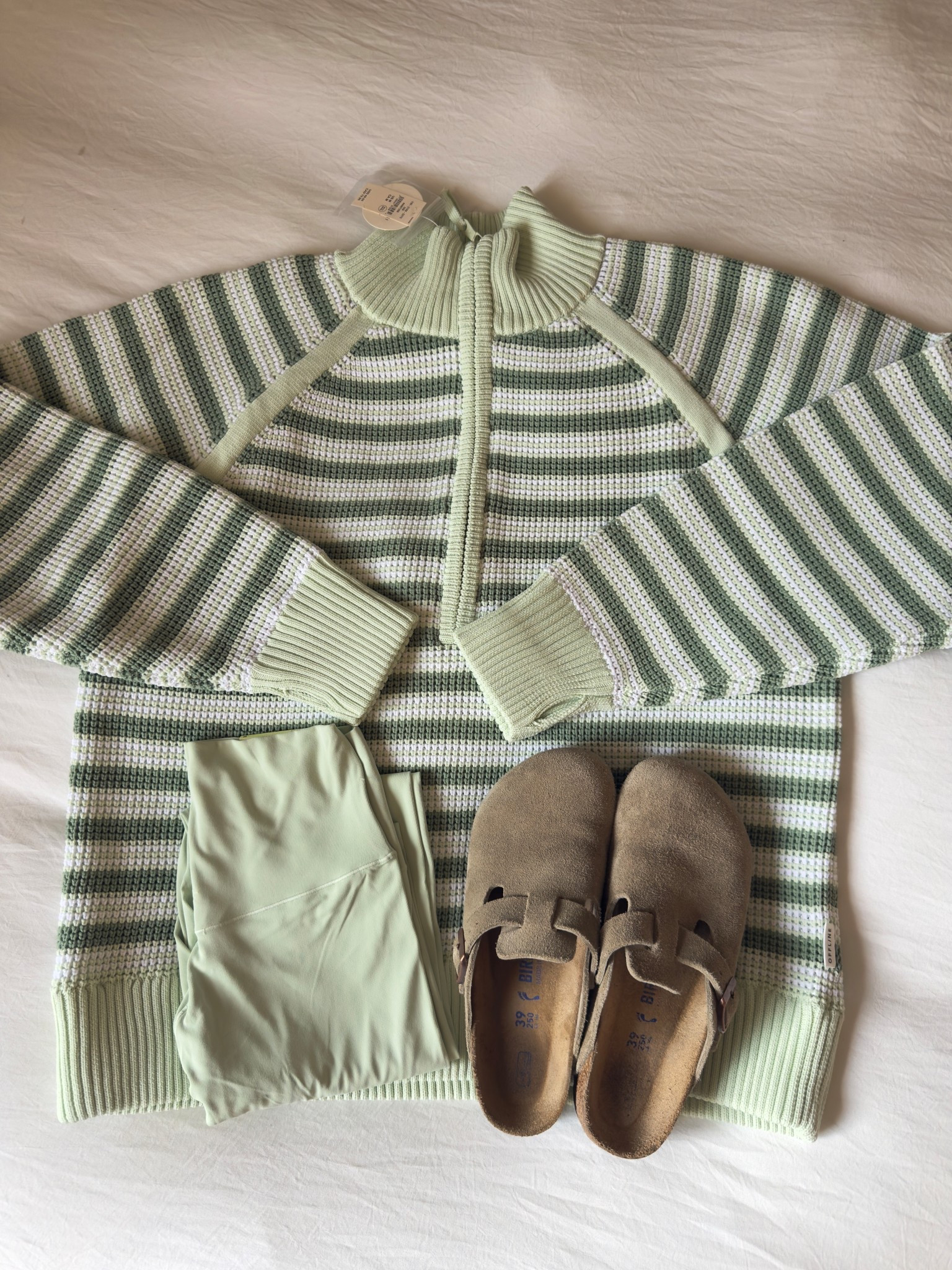 Outfit I can’t wait to wear 💚 @Aerie 
Aloe green

#comfyclothes #leggings #cuteclothes #outfitinspo #aeriereal

#LTKActive #LTKootd #LTKSeasonal