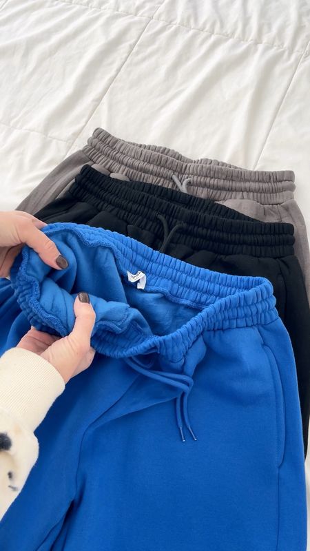 These sweatpants are SO COMFY. They have a fleece lining, a drawstring waist, and pockets! They come in a ton of colors too. 

#LTKstyletip #LTKVideo #LTKfindsunder50