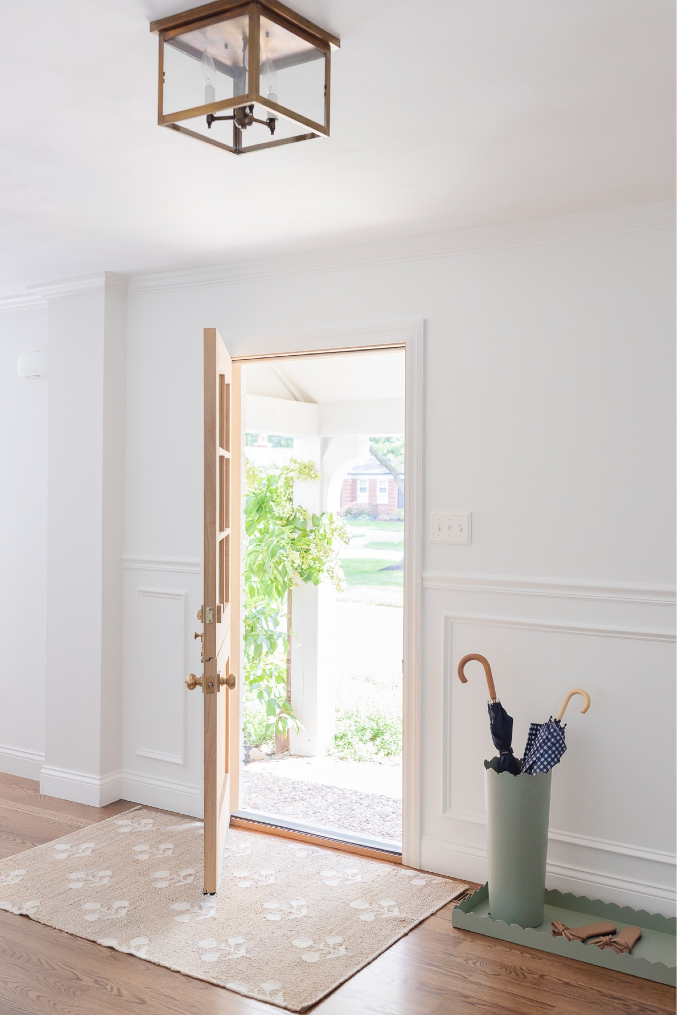 Foyer, sage green, umbrella stands entry, scallop, boot tray, pottery barn

#LTKsalealert #LTKhome #LTKstyletip