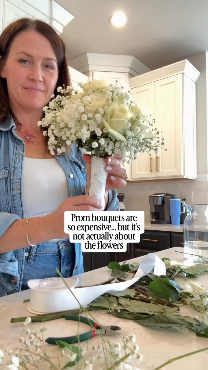Prom bouquets, wedding bouquets… they’re all expensive.
But, it’s really not about the flowers—it’s how you put them together.

Everything I used is linked in my bio.

#prombouquet
#weddingflowers
#diybouquet