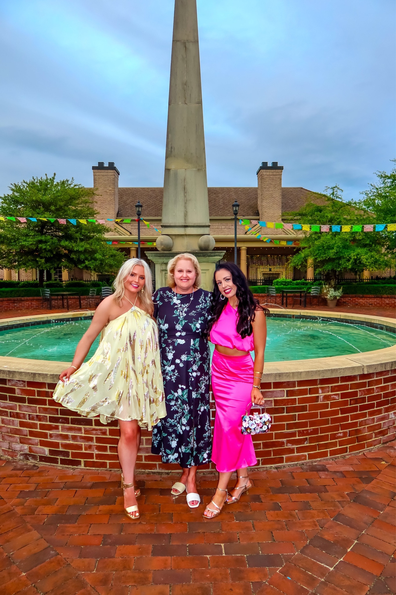 Under $17 amazon two piece satin set (small, 3 colors), under $35 gold mini target heels (tts), under $30 amazon floral clutch — a perfect spring or summer wedding guest or event look! #founditonamazon 


#LTKWedding #LTKFindsUnder50 #LTKSaleAlert