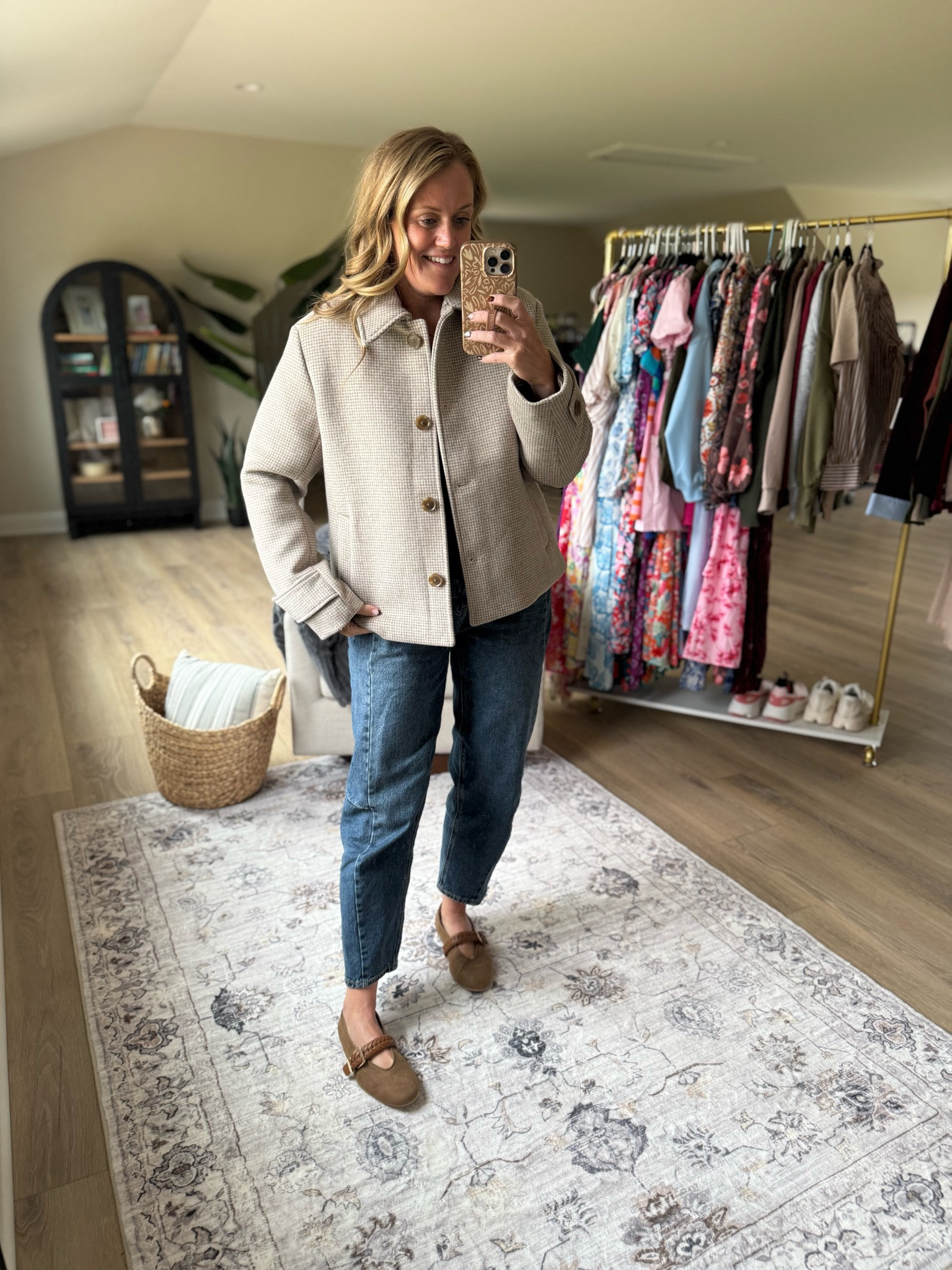Abercrombie & Fitch
New arrivals 
Sweaters 
Barrel jeans 
Ballet flats 
Fall outfits 
Fall casual outfits 

Coat, sweater & flats TTS/ sized down 2 sizes in denim