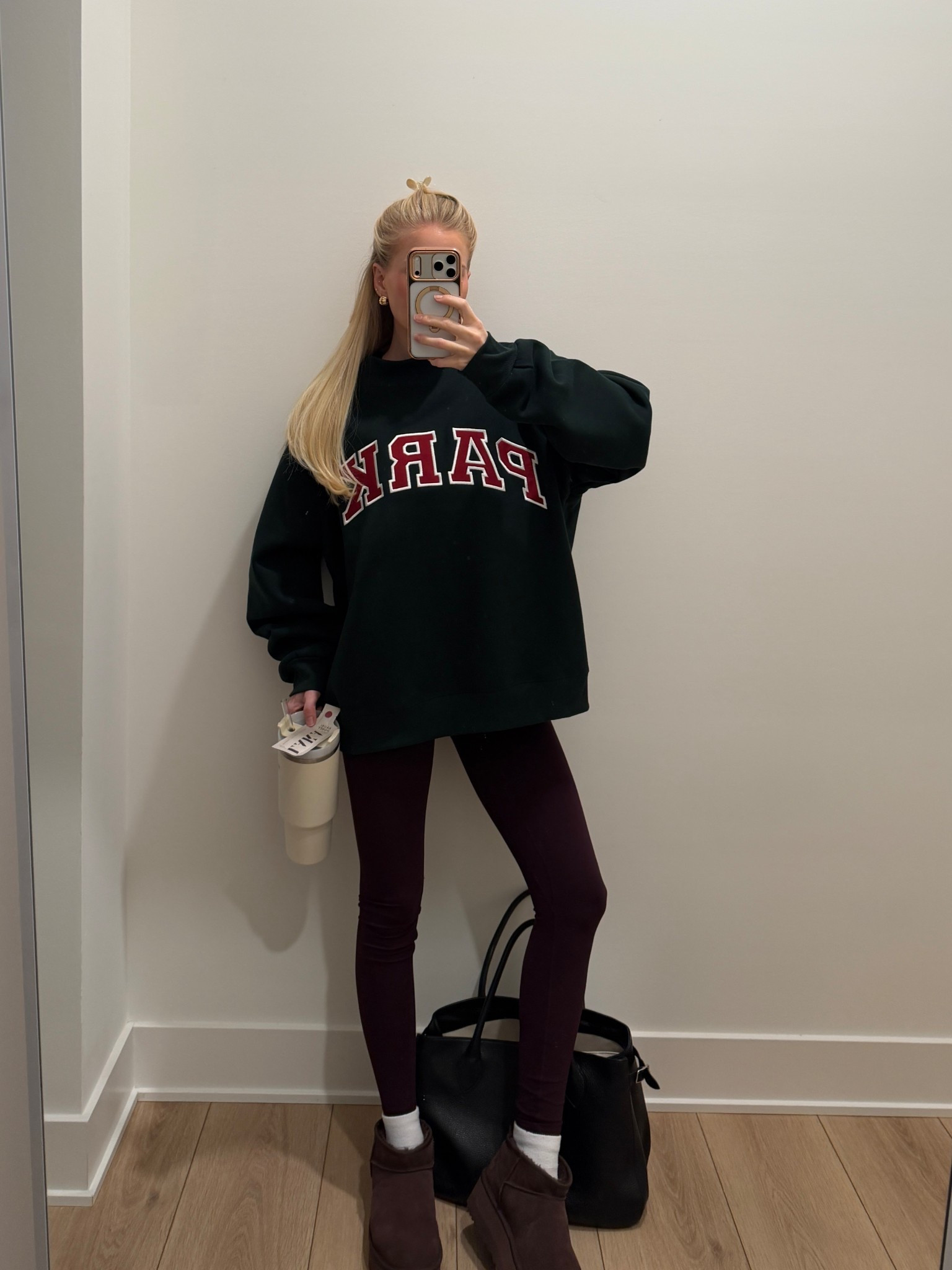 Wearing a L/XL in sweatshirt, 6 in tank (linking similar), 4 in leggings, 8 in bra! #kathleenpost

Workout outfit, Pilates outfit, active wear 