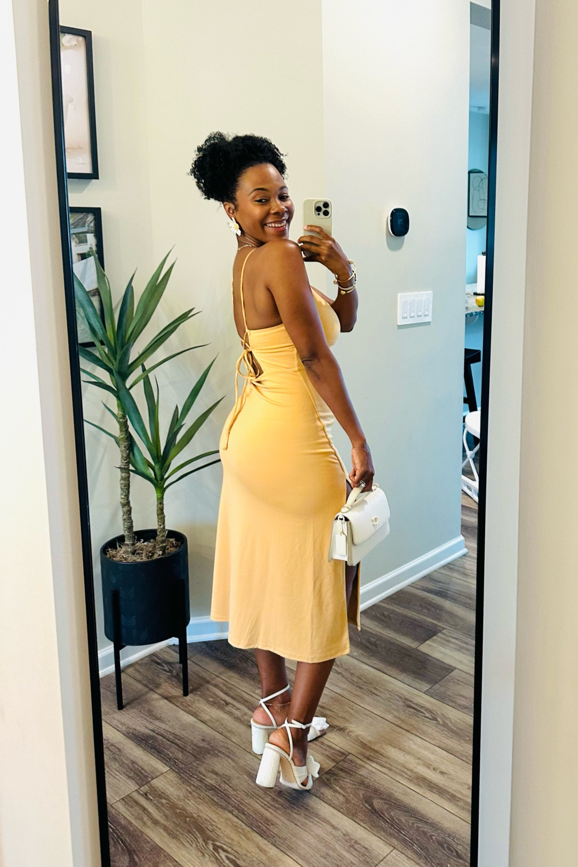 Girls night out look 💛 great find from Aritzia 