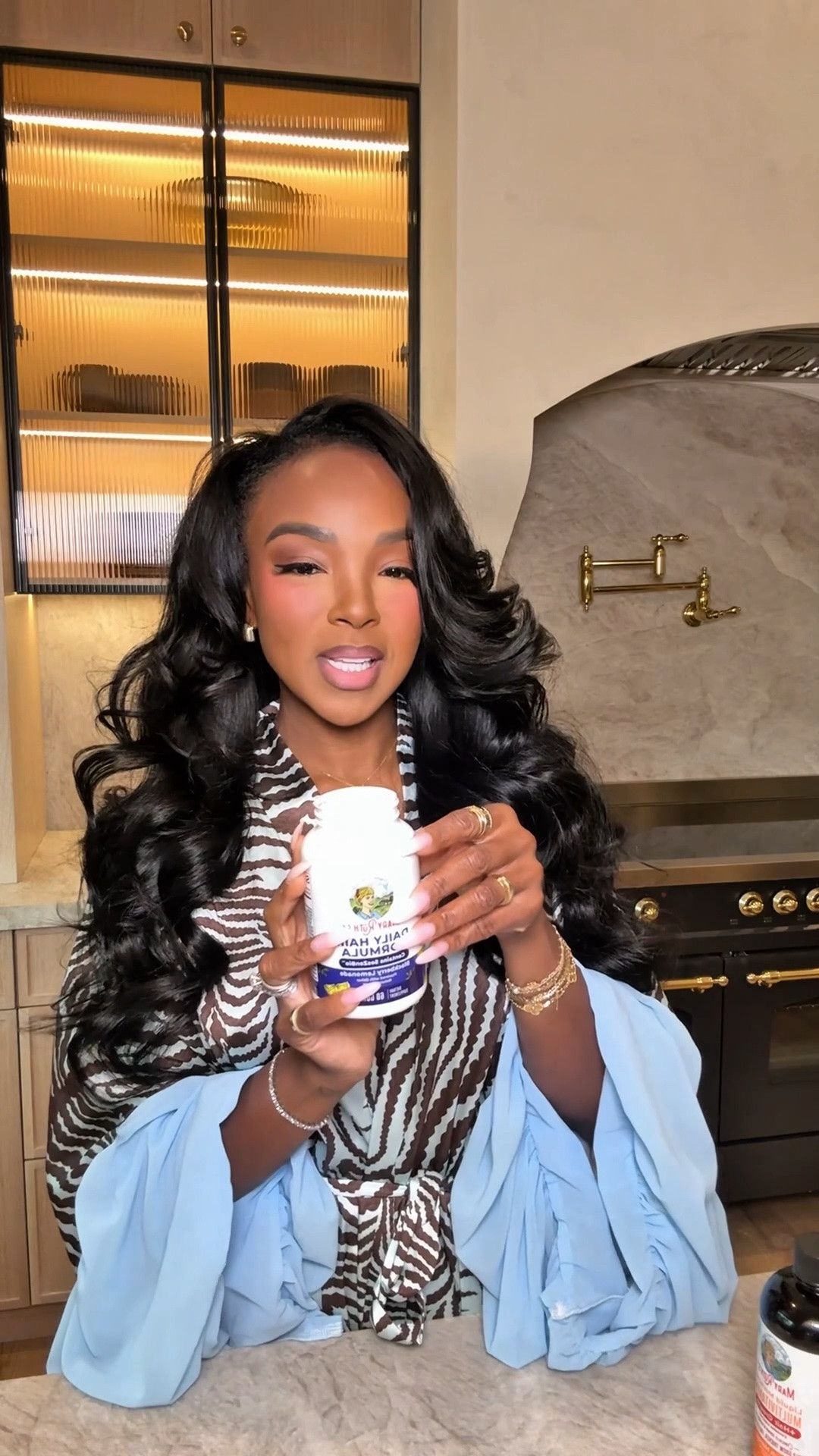 Scroll to shop! ✨ My favorite supplements. Everything is linked below.👇🏾

Desliza para comprar. ✨ Mis suplementos favoritos.

📲 Download the free LTK app & follow me @kirasfashionfinds to shop all my daily finds.

#LTKmomlife #LTKselfcare #LTKBeauty
