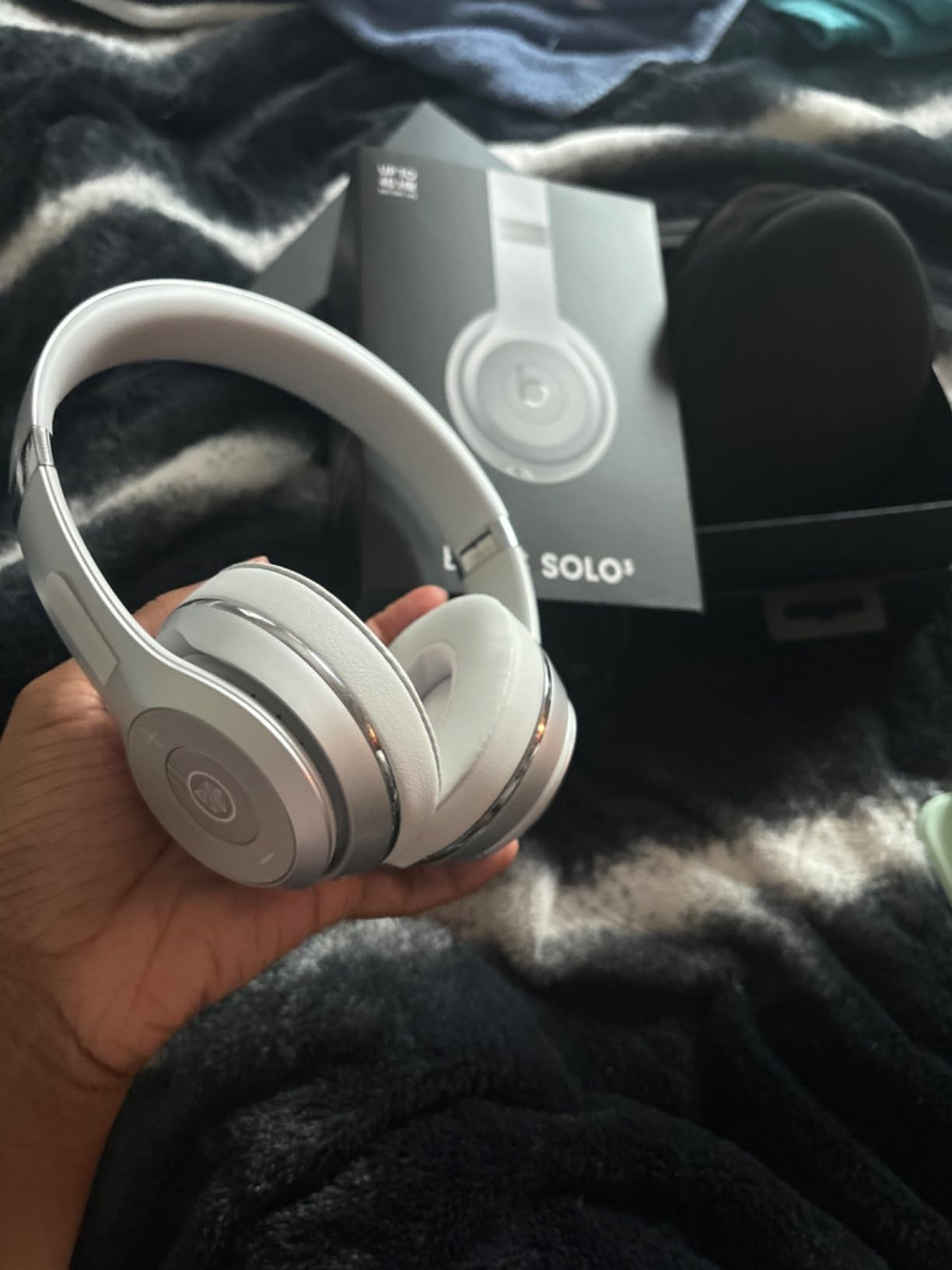 Beats Solo 3 - Wireless Bluetooth On-Ear Headphones, Apple & Android Compatible, Up to 40H of Bat... | Amazon (US)