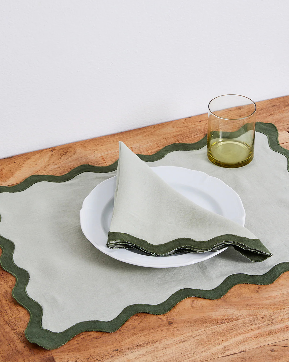 Sage & Olive 100% French Flax Linen Scalloped Napkins (Set of Four) | Bedthreads AU