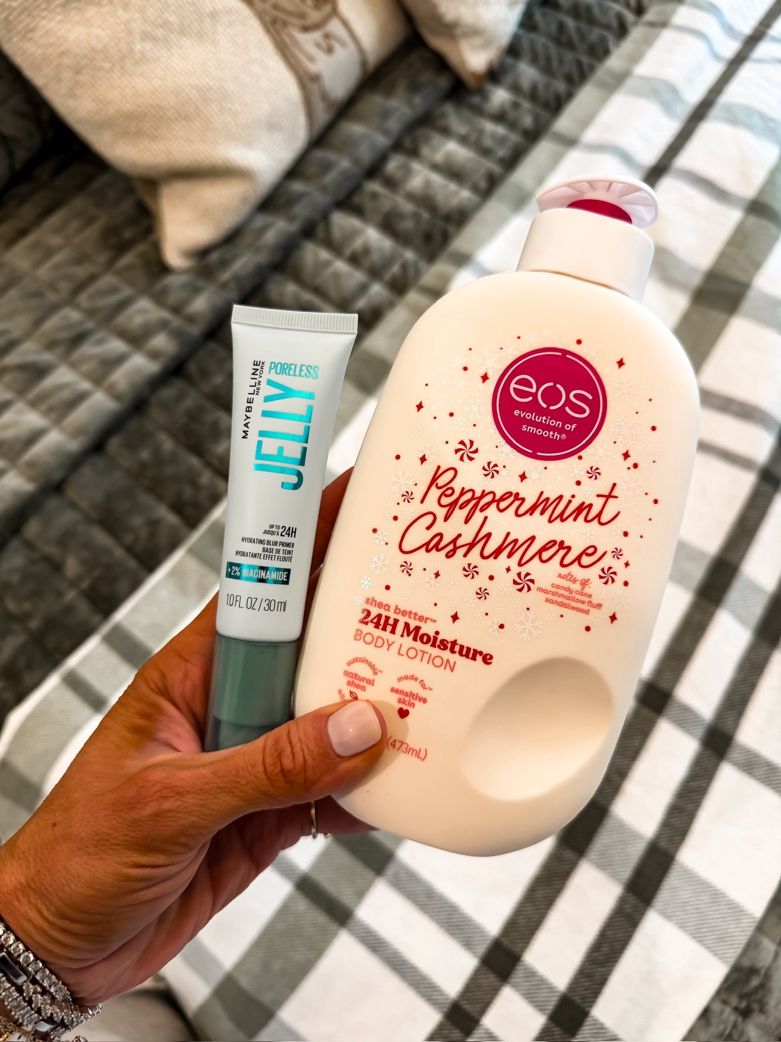 Stocking stuffers for her, eos body lotion, holiday lotion, makeup primer, themominstylee

#LTKBeauty #LTKGiftGuide #LTKHoliday