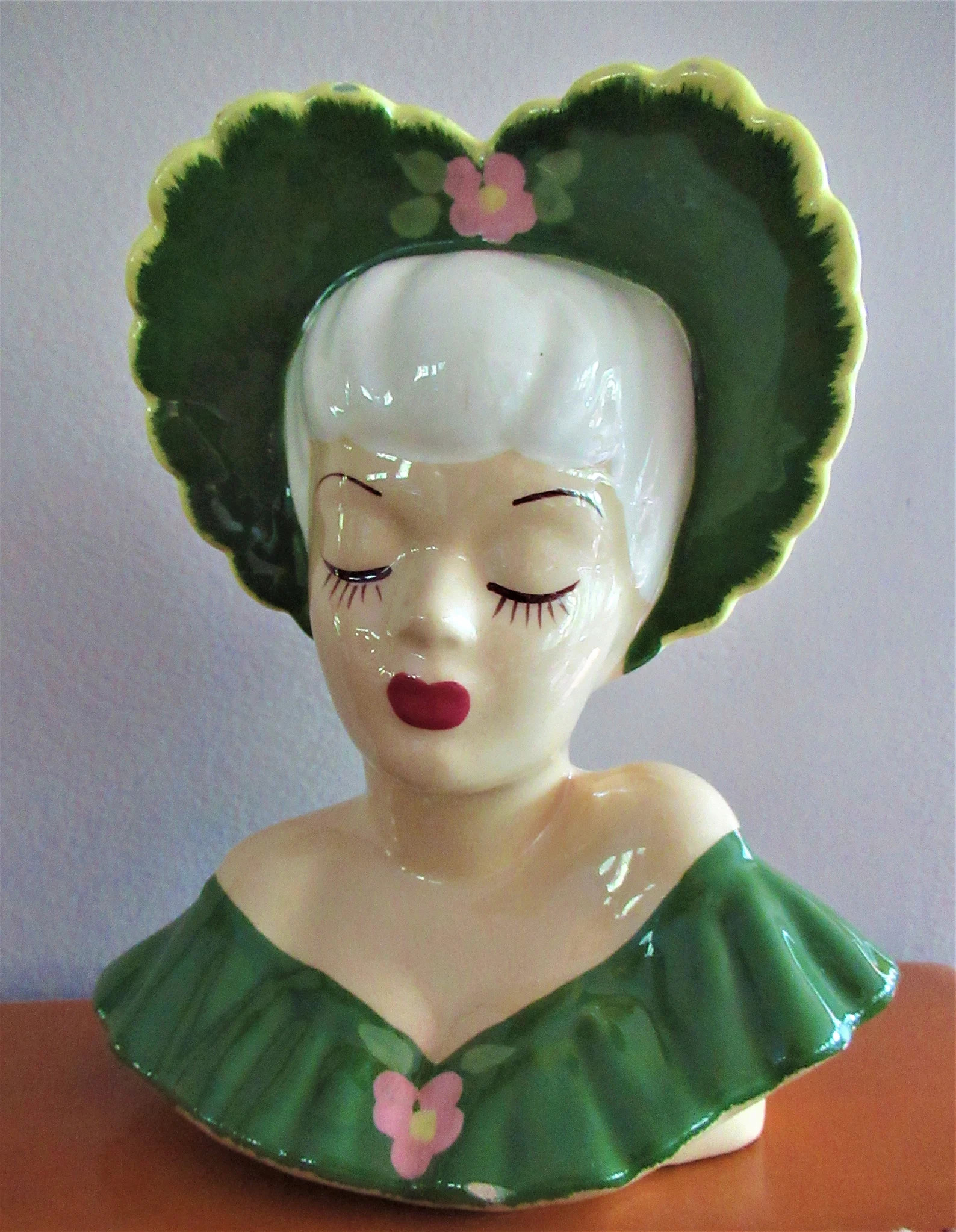 Read the full title
    Large Rare Vintage Lady Head vase, 1940's Glamour Girl wall pocket, very ... | Etsy (US)