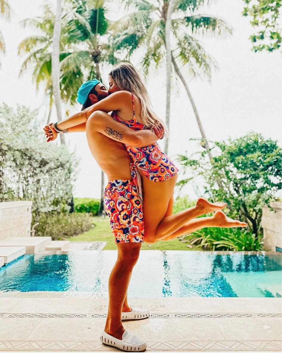 We had the BEST time in Puerto Rico! Now time to get back to our babies!!

#twinning #matching #couples #vacation #puertorico

#LTKstyletip #LTKSeasonal #LTKswim