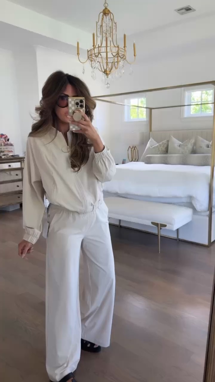 Comfortable light weight set for spring! I’m wearing a size small in both the jacket and pants! 

Nordstrom fashion, Nordstrom finds, Spring outfits, Activewear, Matching sets, Mom life, Gemme Beauty, Emily Gemma

#LTKActive #LTKTravel #LTKootd