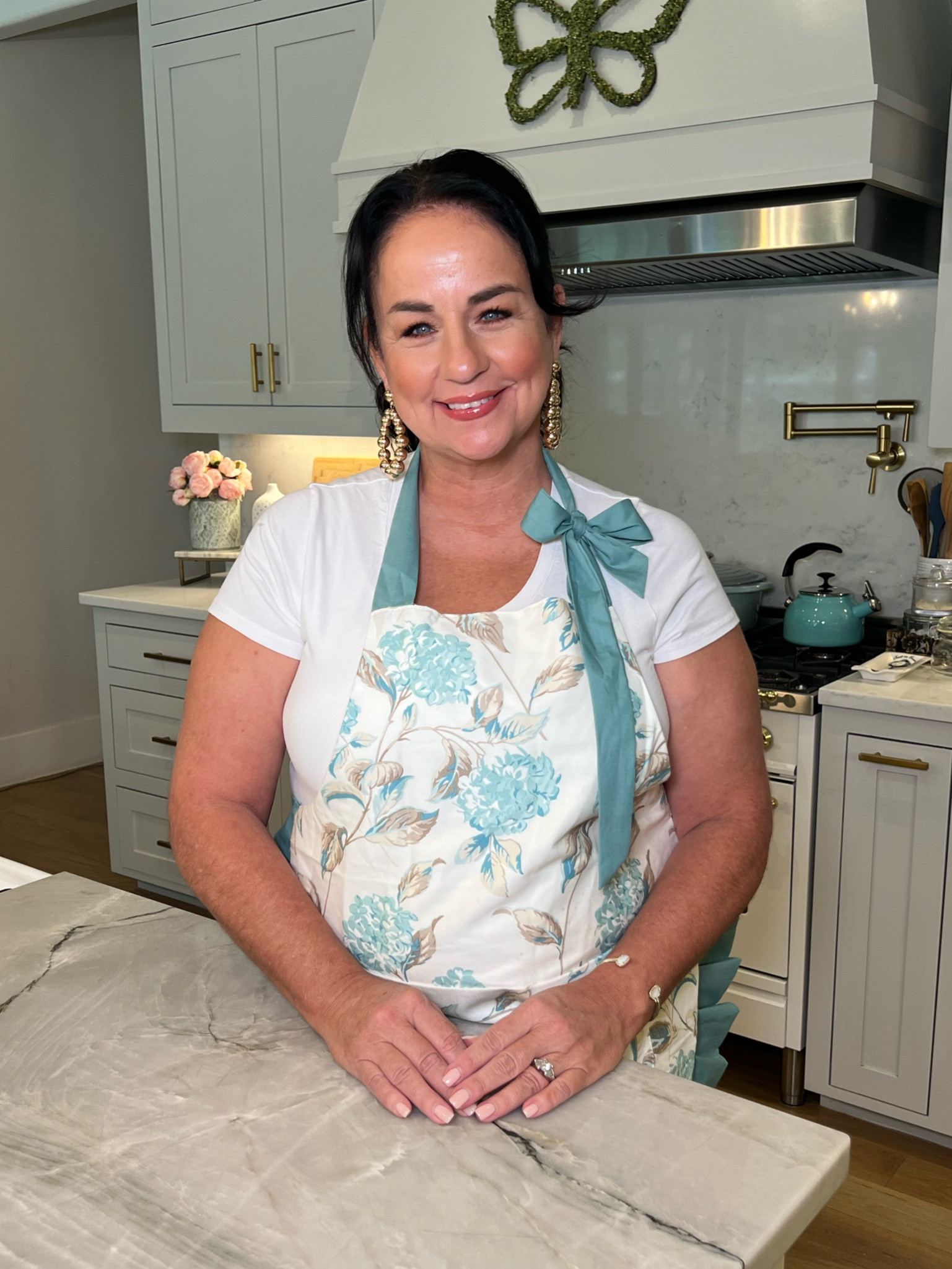As you know, we've been in the beginning of The Apron Era where I give you different challenges that will benefit you and your family by being in the kitchen! Well, I found this apron that has quickly become by FAVORITE! If you dont have or have been looking for a new apron, look no further! This one is just the cutest!

#LTKStyleTip #LTKOver40 #LTKParties