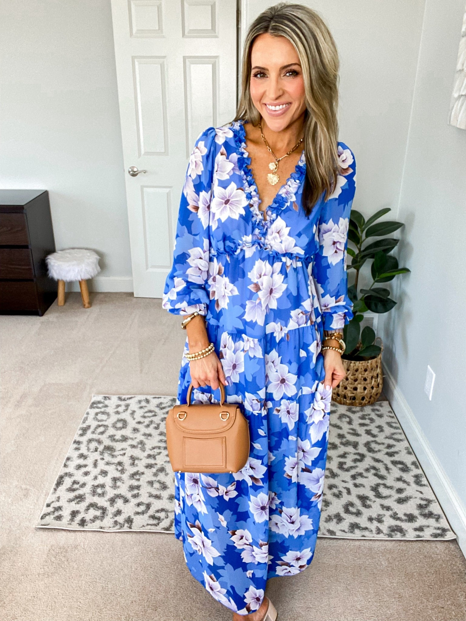 30% off! Code: J2DLVRWB EXPIRES 2/28

The most flattering flowy maxi dress with sleeves! Perfect for Easter, Mother’s Day or church on Sunday! I’m wearing size small 


#LTKWorkwear #LTKootd #LTKSeasonal