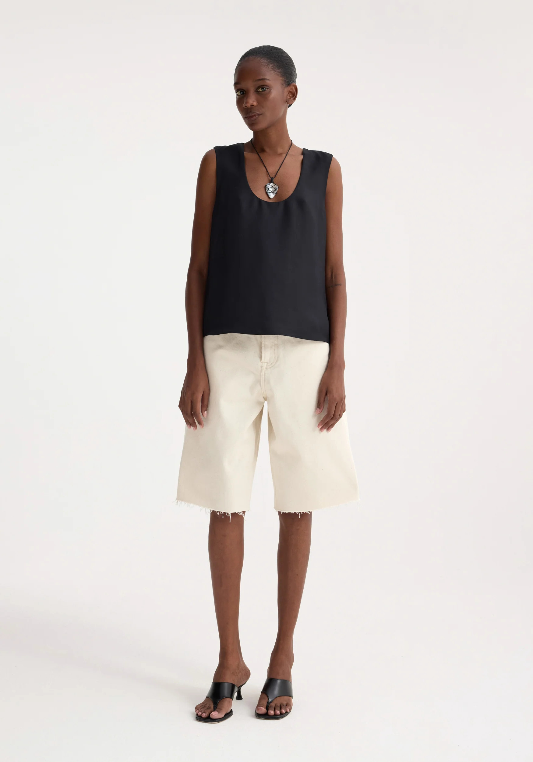 baggy fit denim shorts | ecru | Rohe