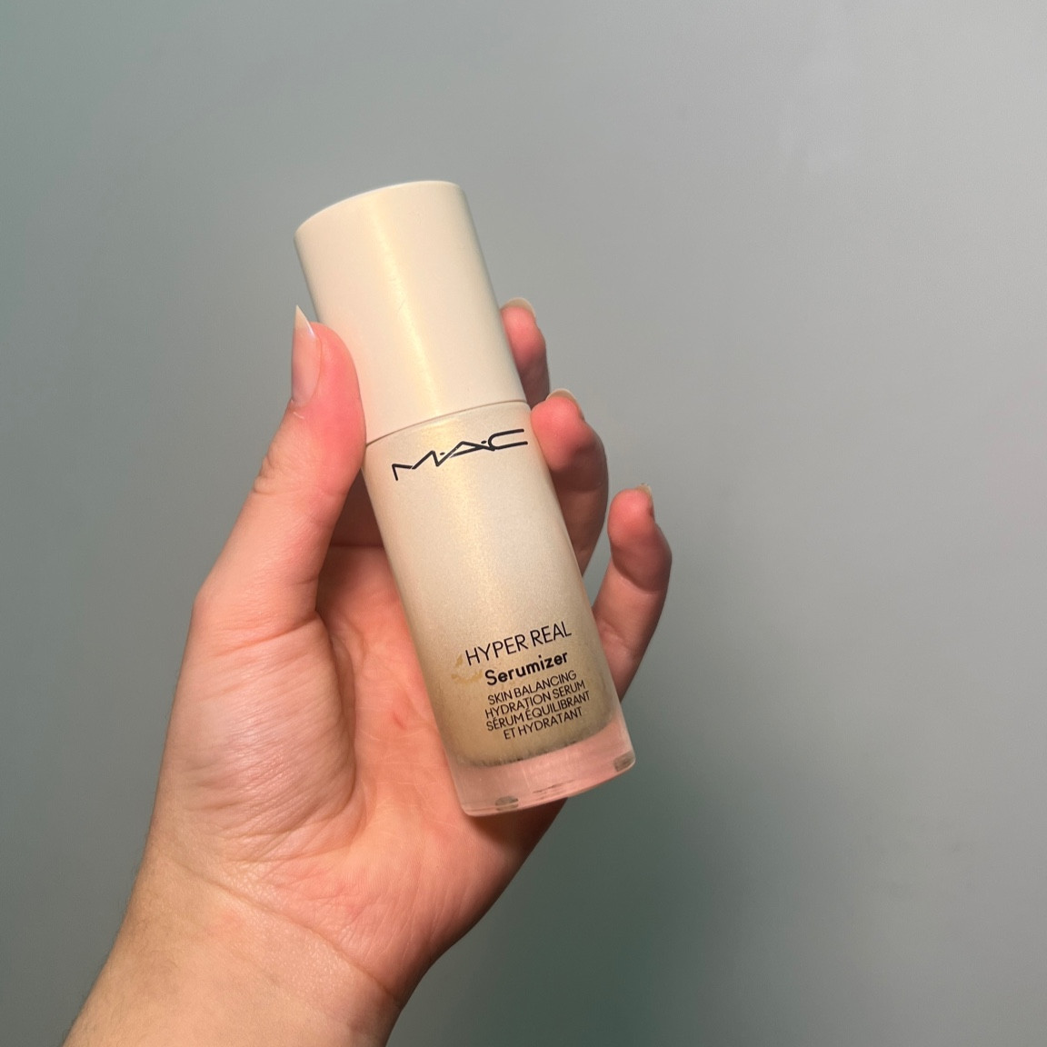 Esse sérum é maravilhoso para usar antes da maquiagem e antes de dormir na área dos olhos ou em áreas com manchas na pele ✨ o principal ingrediente é o extrato de peônia japonesa, super difícil de ser obtido 

#LTKbeauty #LTKbrasil #LTKstyletip