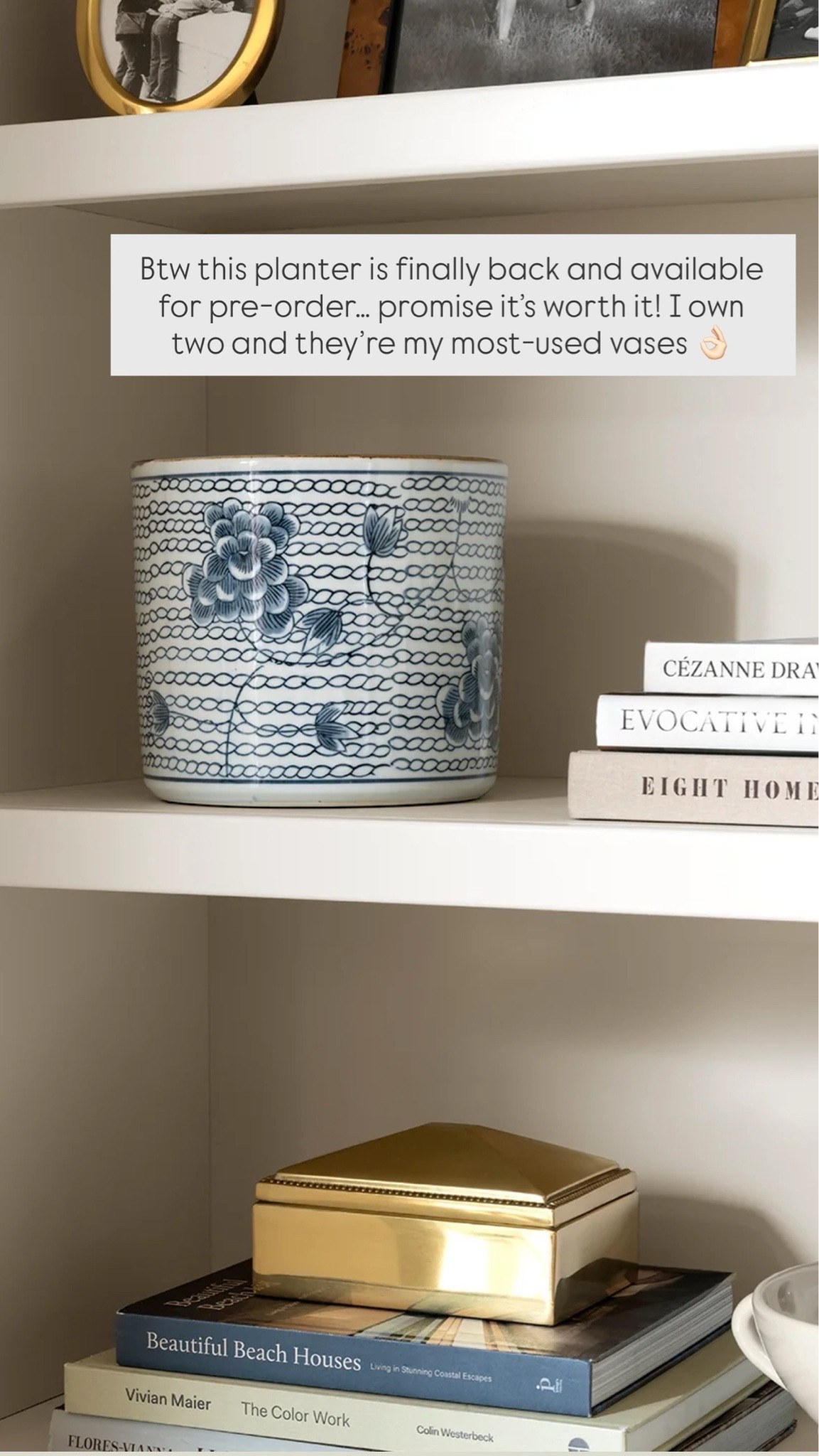 Btw this planter is finally back and available for pre-order… promise it’s worth it! I own two and they’re my most-used vases 👌🏻