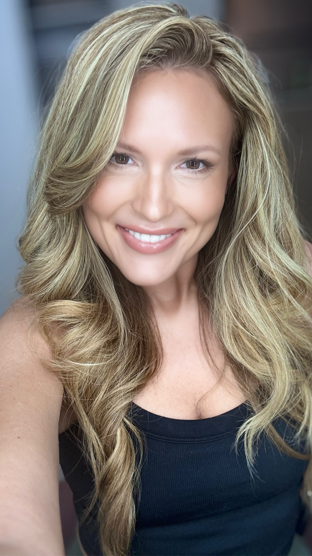 My current everyday face lately and honestly… she’s glowing 🤍✨

This combo gives smooth skin, bright under eyes, warm bronzed cheeks, and the prettiest caramel nude lip — basically effortless soft glam that works for everyday wear.

Products I’m using:
✨ MAC Studio Fix Powder Plus Foundation (NC20)
✨ Fenty Cheeks Out Cream Bronzer (Macchiato)
✨ Smashbox x Becca Under Eye Brightening Corrector (Fair Light)
✨ Tarte Blush Tape (Coral)
✨ Fenty Freestyle Highlighter (Hustla Baby)
✨ Morphe Lip Pencil (Lush Lychee)
✨ Maybelline Lifter Gloss (Caramel Glow)

Everything linked here so you can recreate the glow 💄✨

#LTKBeauty #LTKOver40 #LTKgrwm