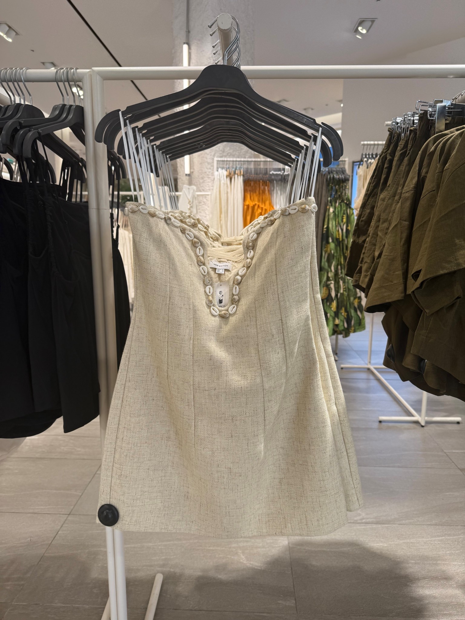 Shell Dress🐚🐚🐚🐚
Tags: new in H&M linen mini strapless dress with cut out neutral holiday vacation golden hour tan chic women’s style Barcelona Dubai Ibiza festival 

#LTKspring #LTKsummer #LTKstyletip