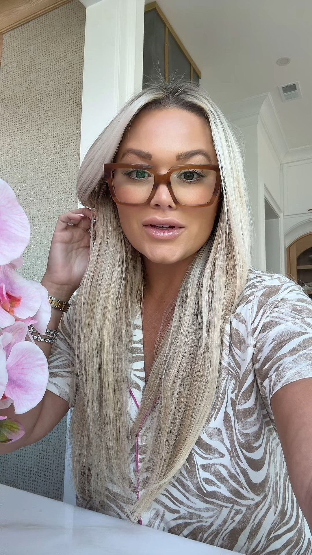 Love these new glasses!

#LTKootd