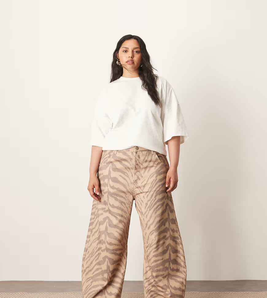 ARRANGE Curve Sydney denim barrel leg jean in natural tiger print-Brown | ASOS (Global)