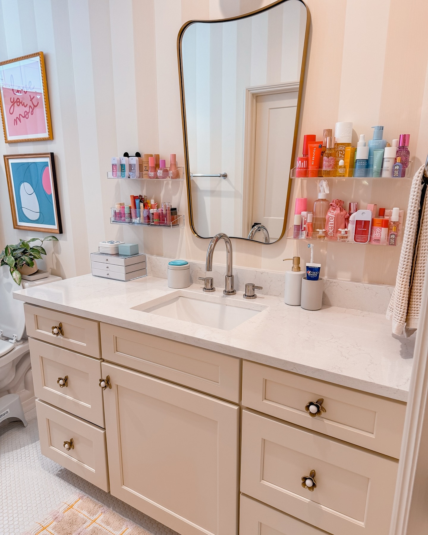 We always love coming back to refresh a space we previously organized! ✨

This sweet girl’s bathroom got a beautiful redesign, so we came back to reset the systems and get everything functioning again. Reinstalling our favorite acrylic wall shelves to display all her pretty products was at the top of her list… because at this age, what’s the point of cute skincare if you can’t see it?!😉💕

Sometimes spaces just need a little organizing tune-up to get back on track— especially when back-to-school routines kick in!

📅 September organizing slots are filling up fast! DM me to get your spaces reset and ready!

#sortandsimplifyorganizing #nashvillehomeorganizer #nashvillesmallbusiness #nashvillehomes #nashvillemoms #kidsbathroom #organizedkids #girlsbathroom