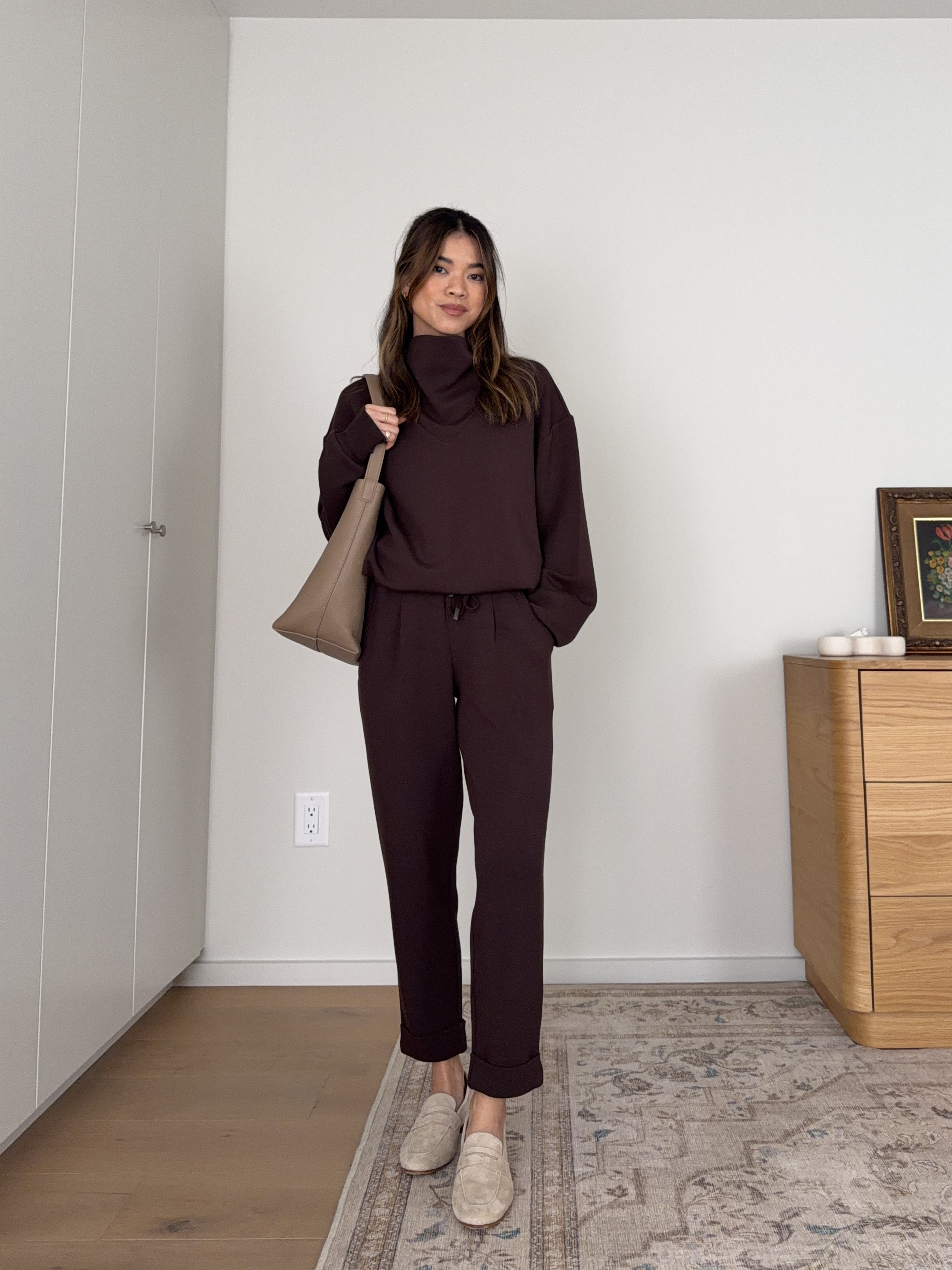 This @Varley set is so cute and cozy! 

Sizing info: 
 -Varley The Rolled Cuff Pant (Size XXS in 25" inseam in Coffee Bean) 
-Varley Betsy Sweat top (Size XS in Coffee Bean)

petite fashion, get dressed with me, outfit inspiration, ootd, nashville outfit, Nashville influencer, petite style, vacation style, casual outfits, mom style, petite pants, fall outfits, fall outfit info, fall pants, fall outfit idea, fall top, fall sweater, fall shoes, Varley, Varley tryon, Varley unboxing, Varley for petite, sweat sets, cozy matching set

#LTKootd #LTKSeasonal #LTKPetite