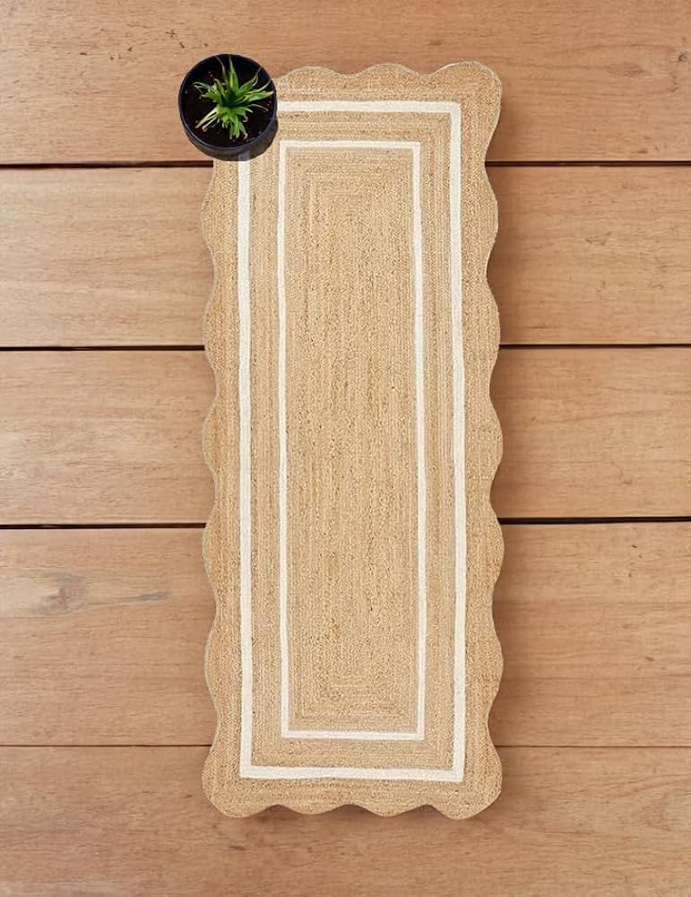 Natural Scalloped Jute Runner Rug (2.6x6 ft) for Kitchen & Entryways- Farmhouse Jute Braided Rug ... | Amazon (US)