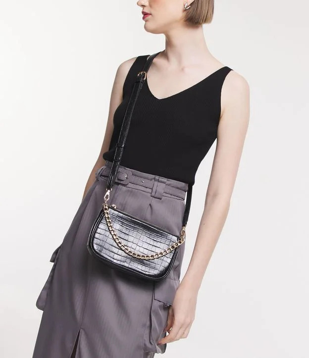 Bolsa Baguete com Alça de Corrente e Textura Croco Preto | Renner (BR)