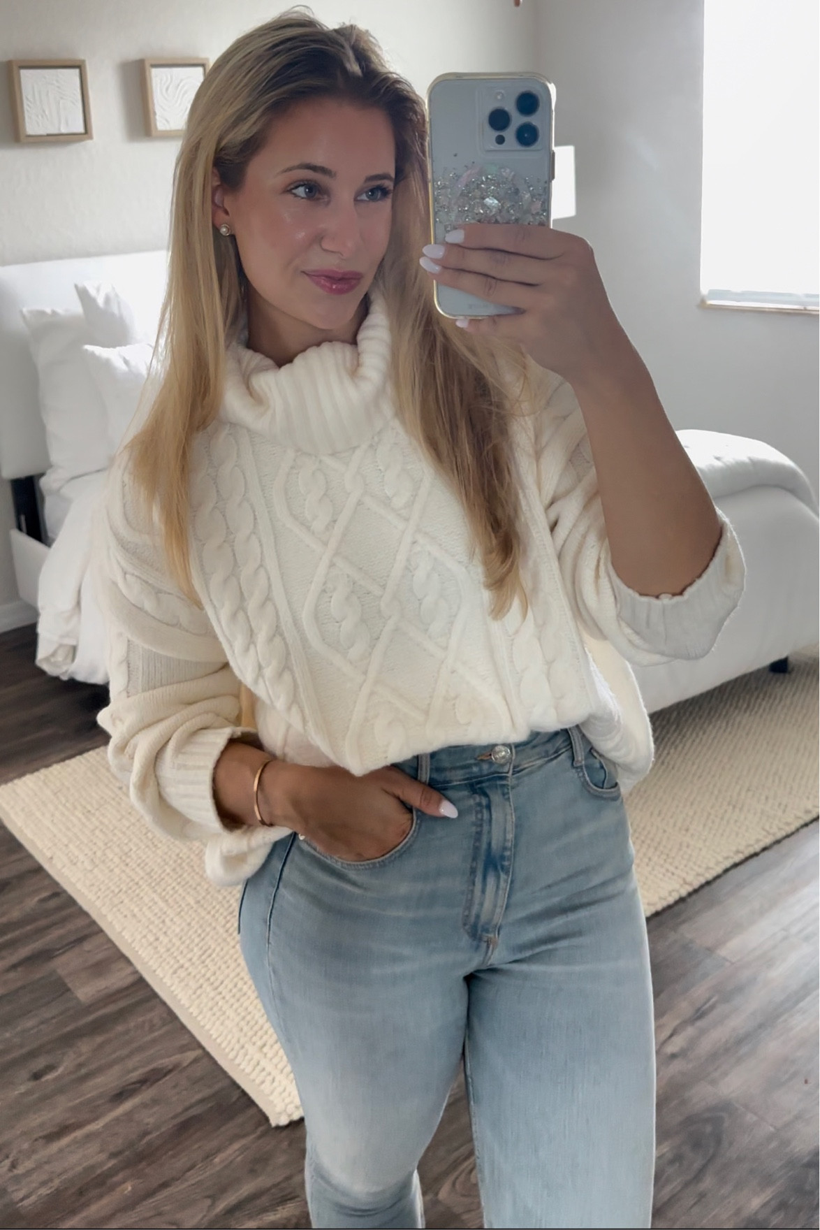 Take this fall sweater anywhere- the office, to brunch, or a cozy night in. This is the most versatile piece. Cozy and quality fabric. 
#a&f 

#LTKworkwear #LTKHoliday #LTKfindsunder100