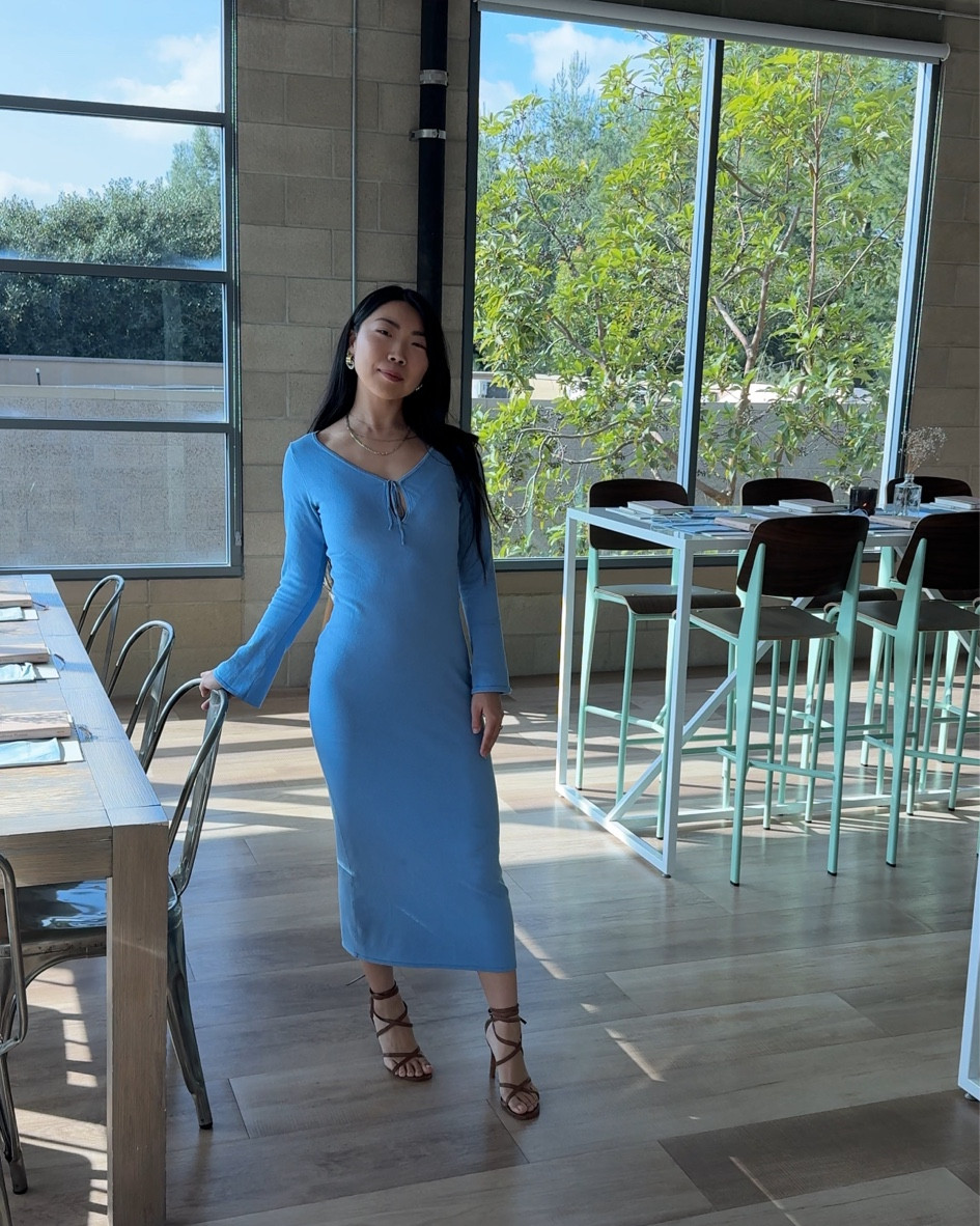 Blue Knit Keyhole Fitted Dress - Size Small 

#LTKFindsUnder100 #LTKStyleTip #LTKFindsUnder50