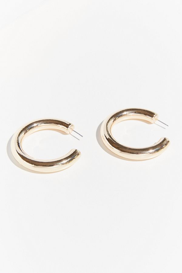 Essential Large Chunky Hoop Earring | Urban Outfitters (US and RoW)