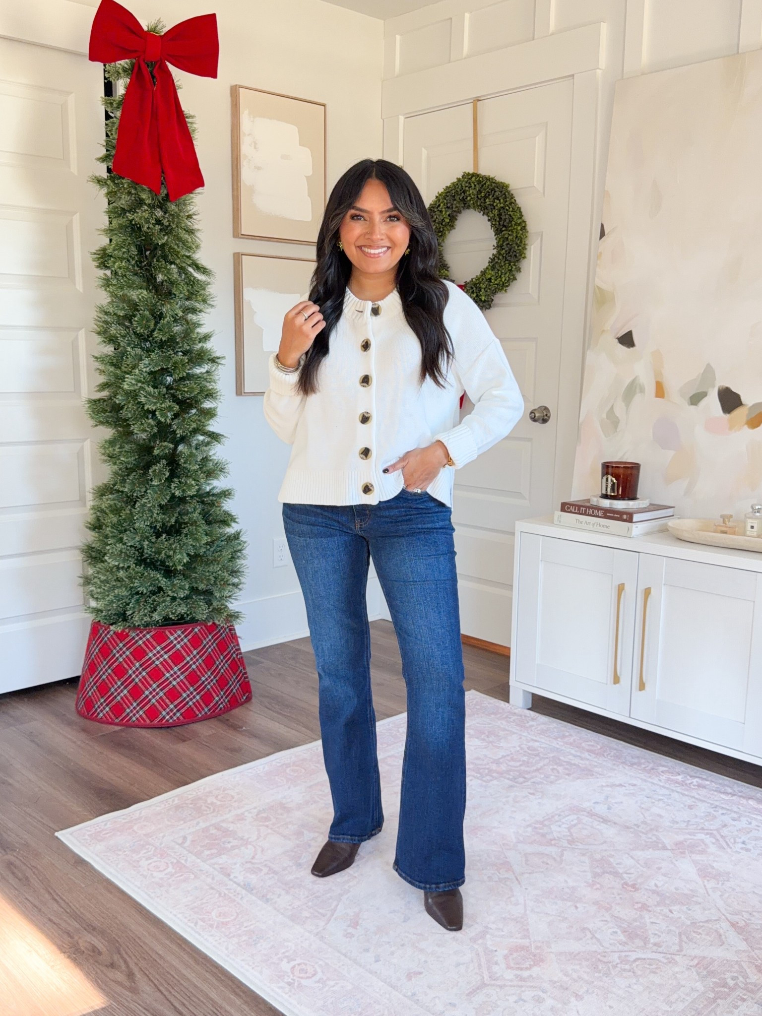 Ivory sweater size xs TTS
Midnight blue flarejeans size 26, 30” inseam TTS
Brown belt size 27-31”
Brown leather boots size 5.5 TTS


#LTKPetite #LTKFindsUnder100 #LTKGiftGuide