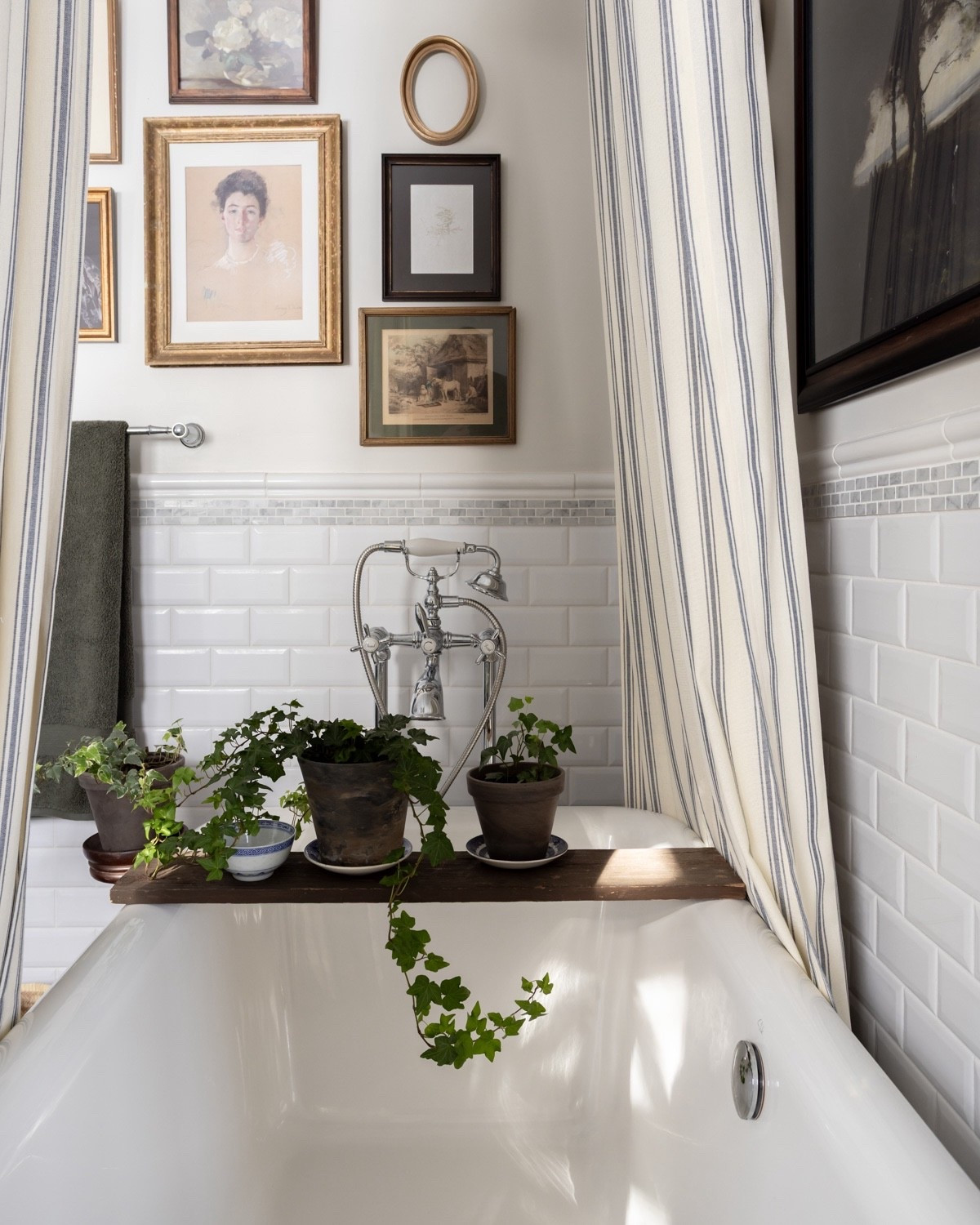 🛁🪴🕯️✨

#LTKOver40 #LTKHome #LTKSeasonal