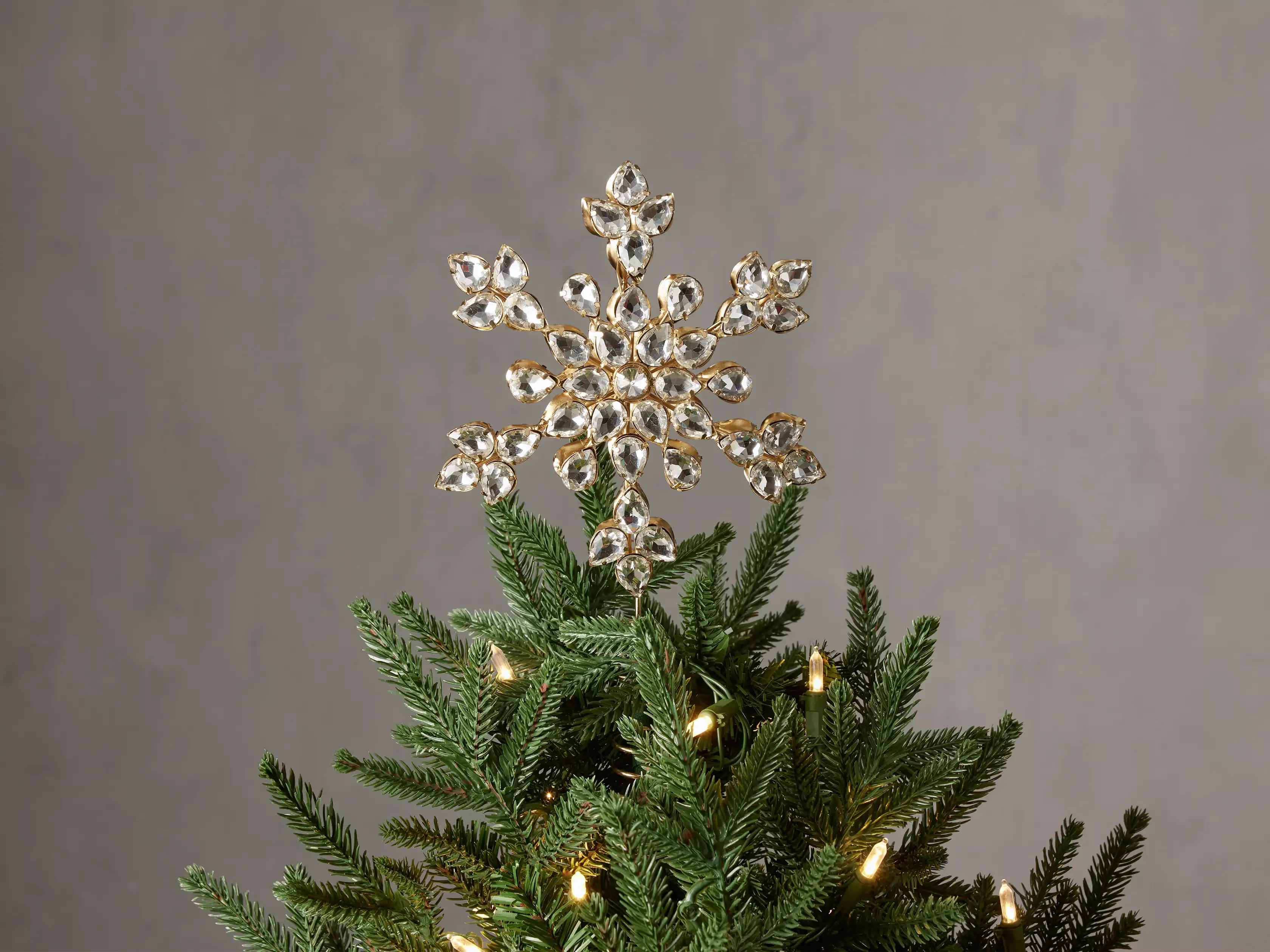 Delia Tree Topper