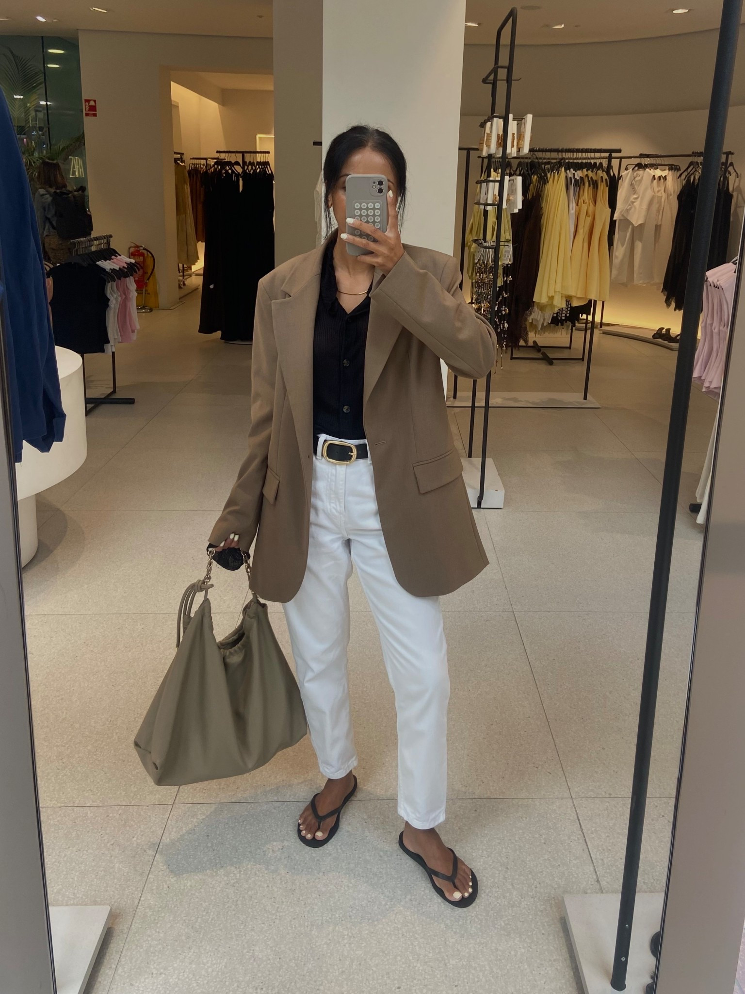 White jeans a summer staple 🤍

#LTKsummer #LTKstyletip #LTKworkwear